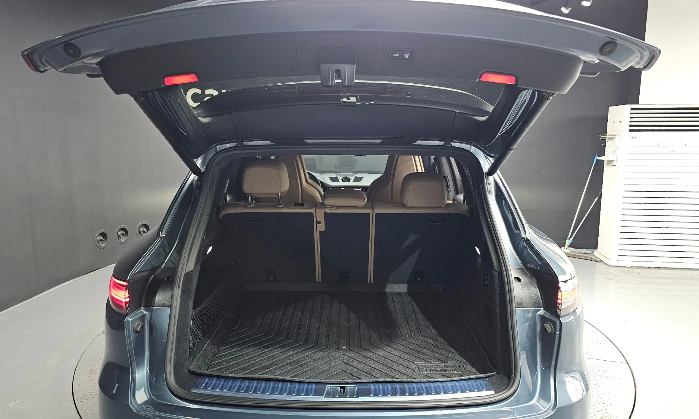 Porsche Cayenne (PO536) превью 20