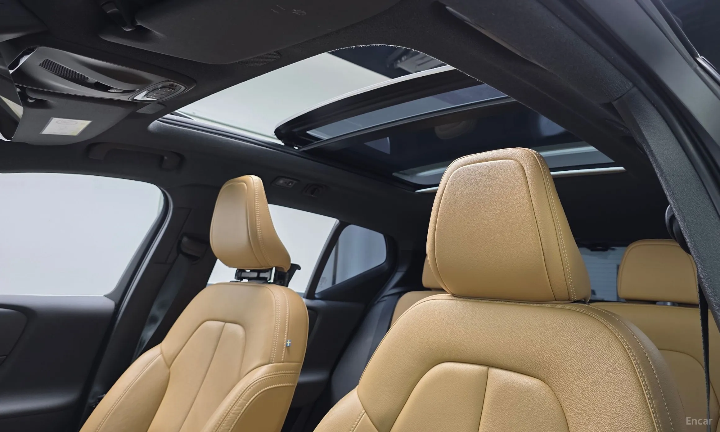 Volvo XC40 превью 17