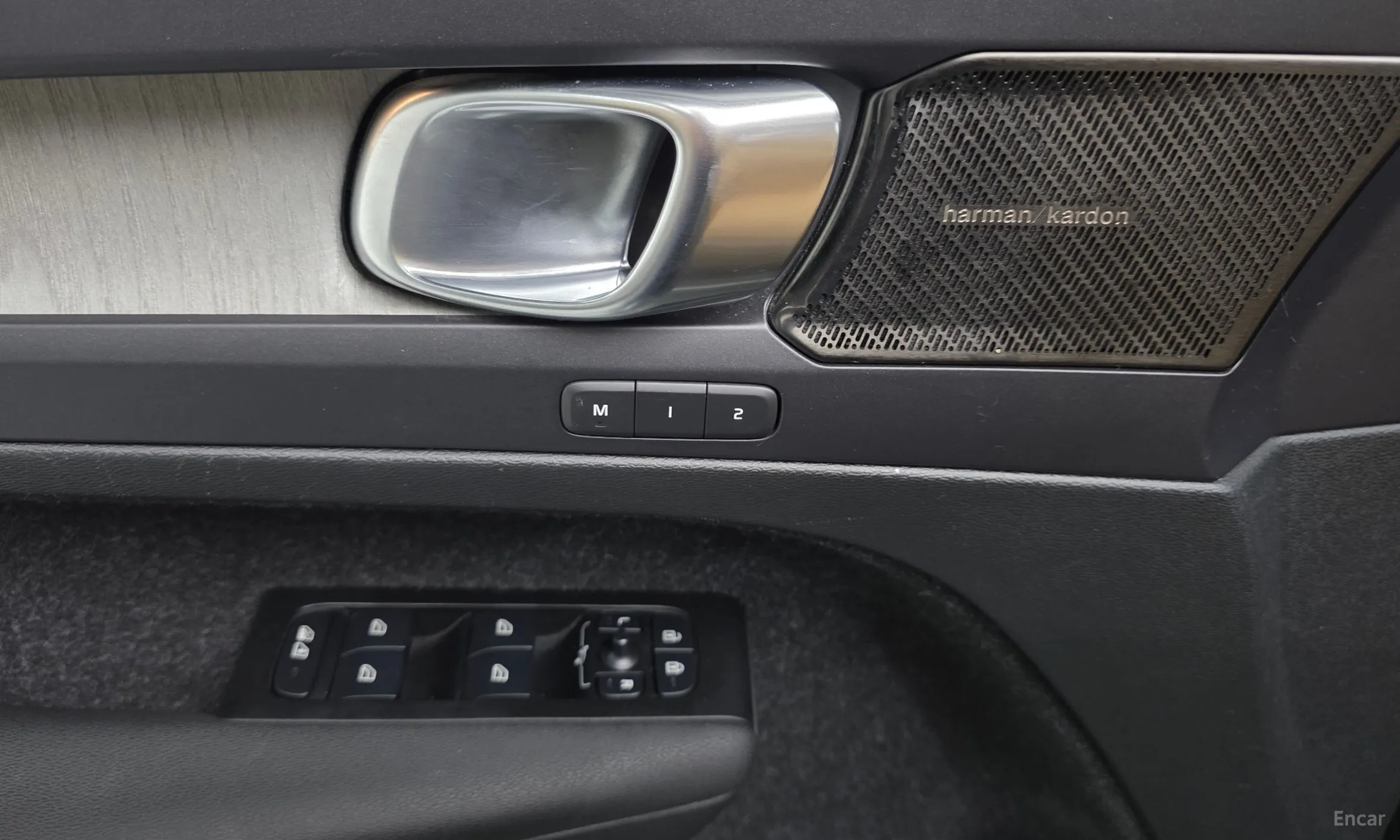 Volvo XC40 превью 19