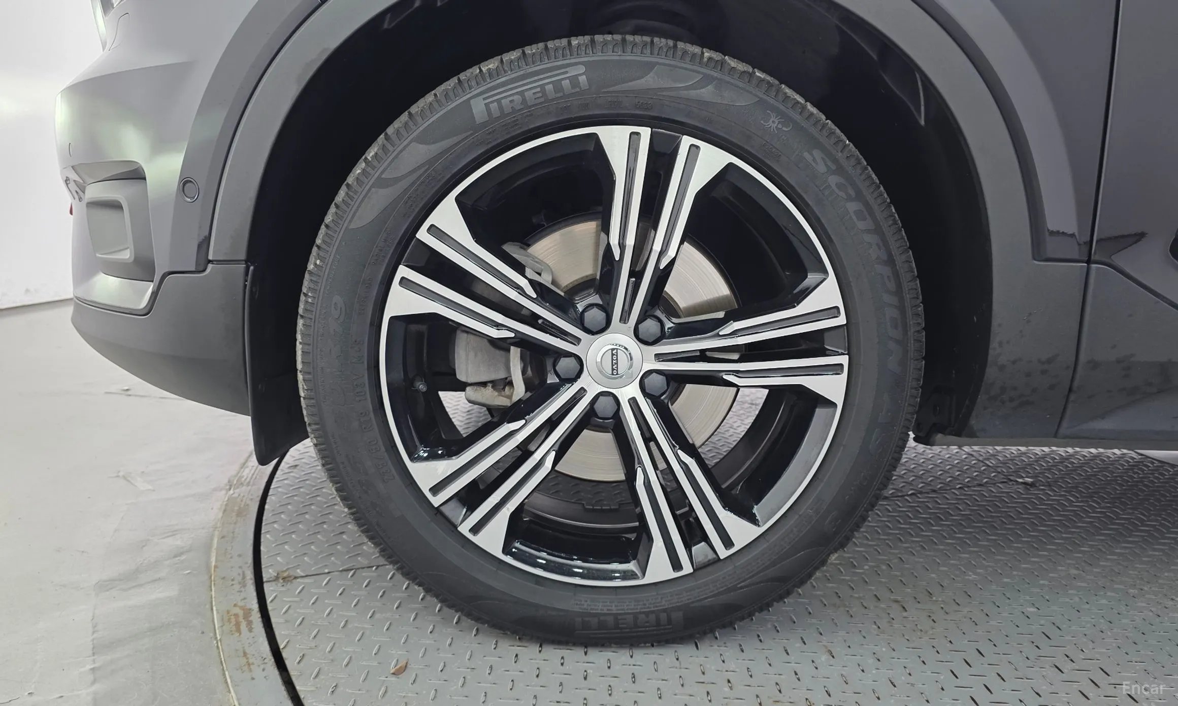 Volvo XC40 превью 5