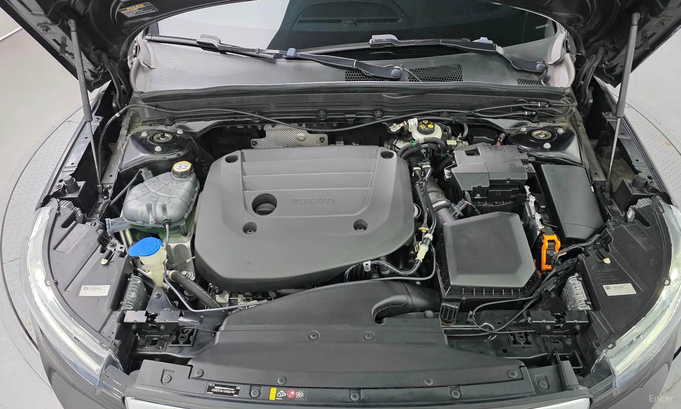 Volvo XC40 превью 6