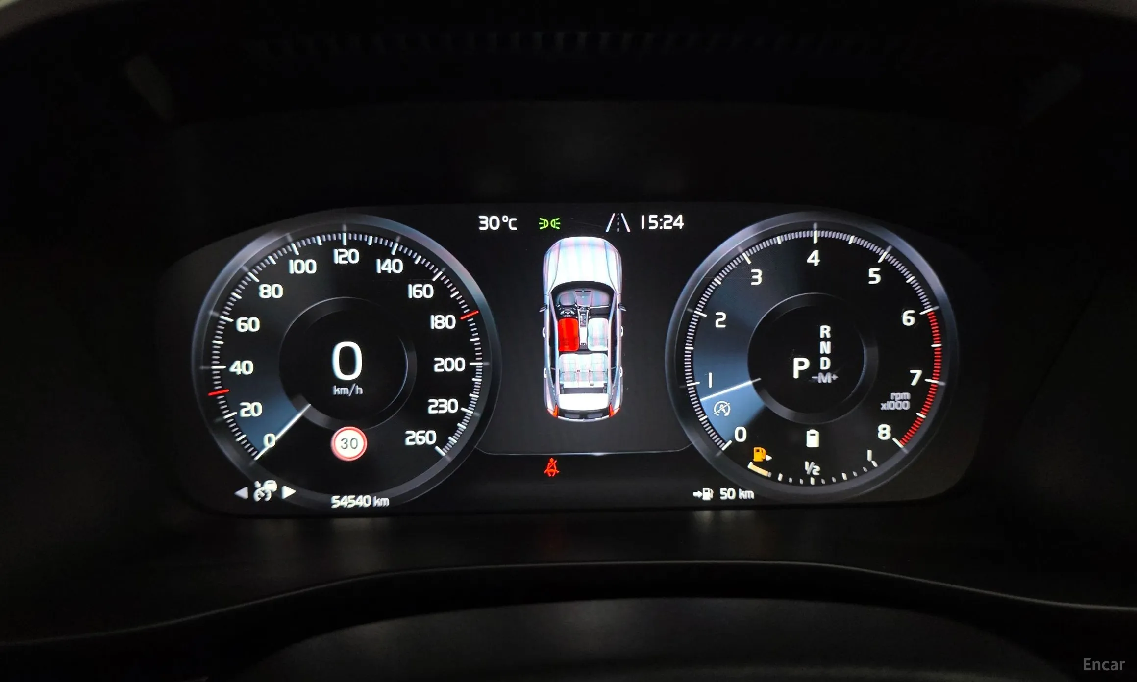 Volvo XC40 превью 8