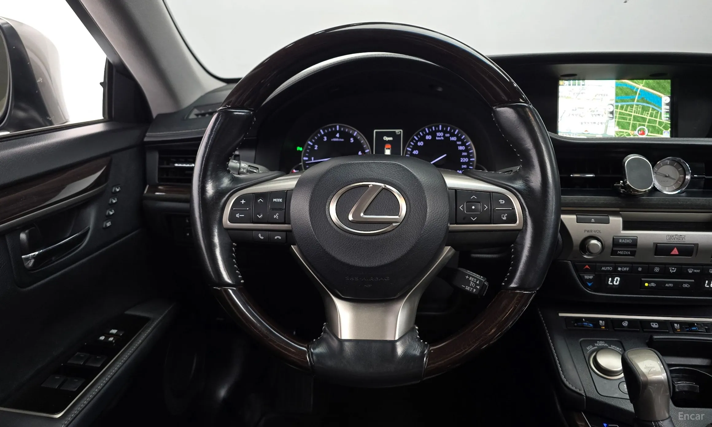 Lexus New ES350 превью 12
