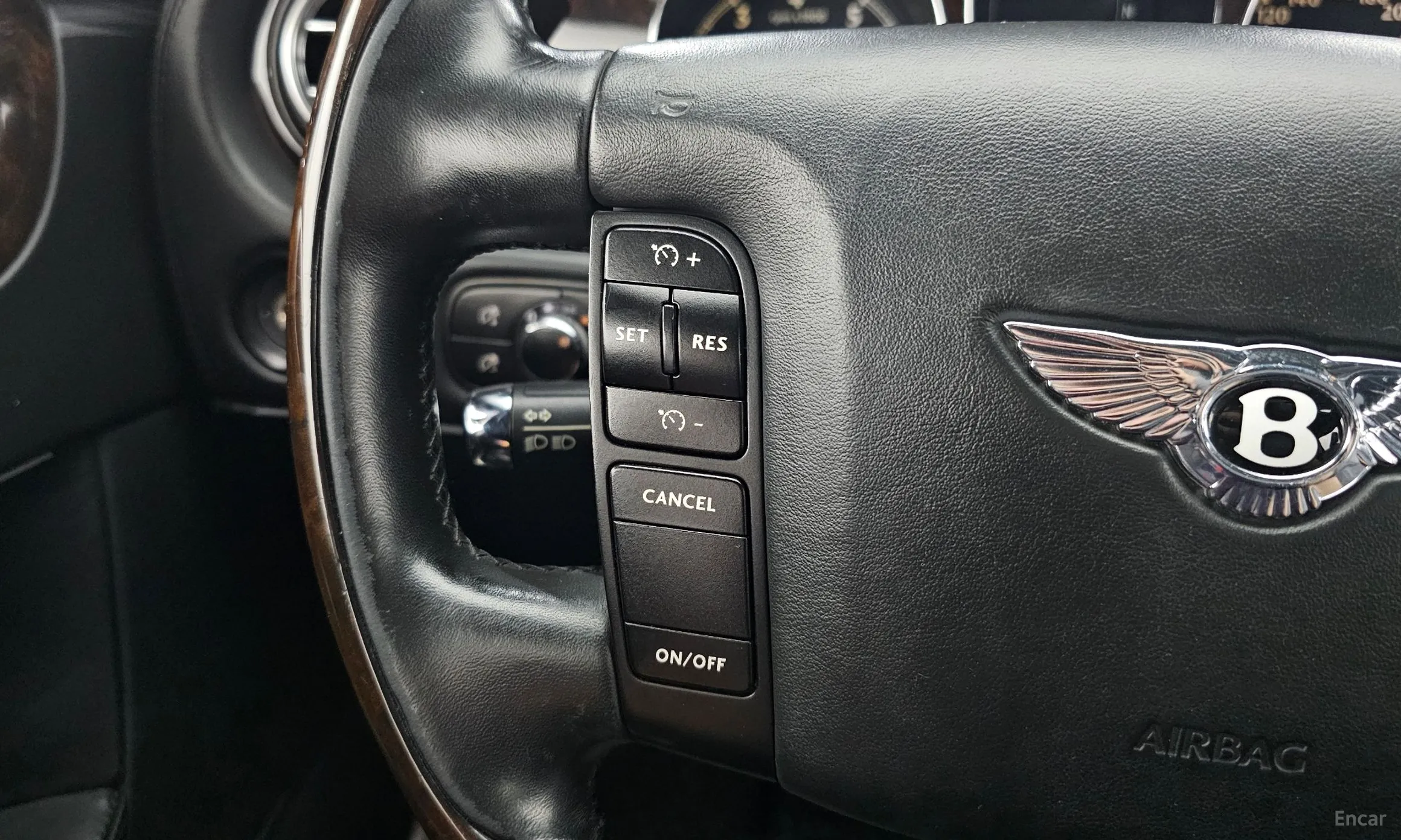 Bentley Flying Spur Gen 1 превью 18