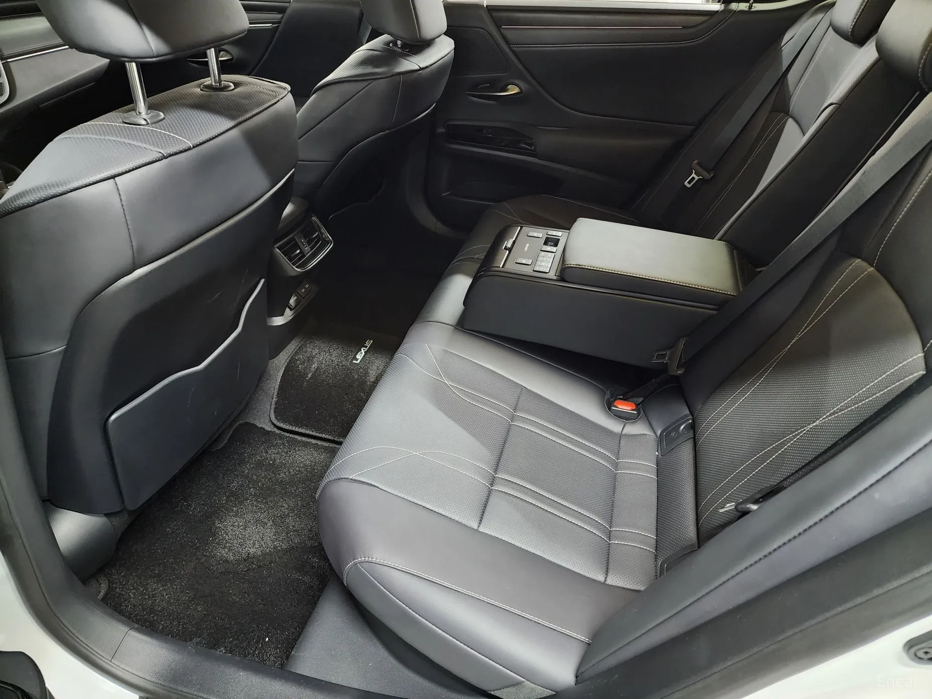 Lexus ES300h 7th Generation превью 10