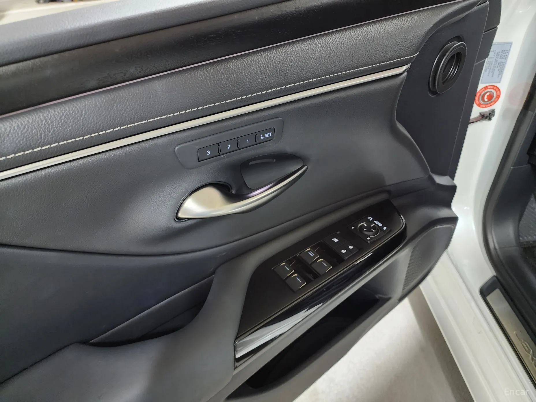 Lexus ES300h 7th Generation превью 18