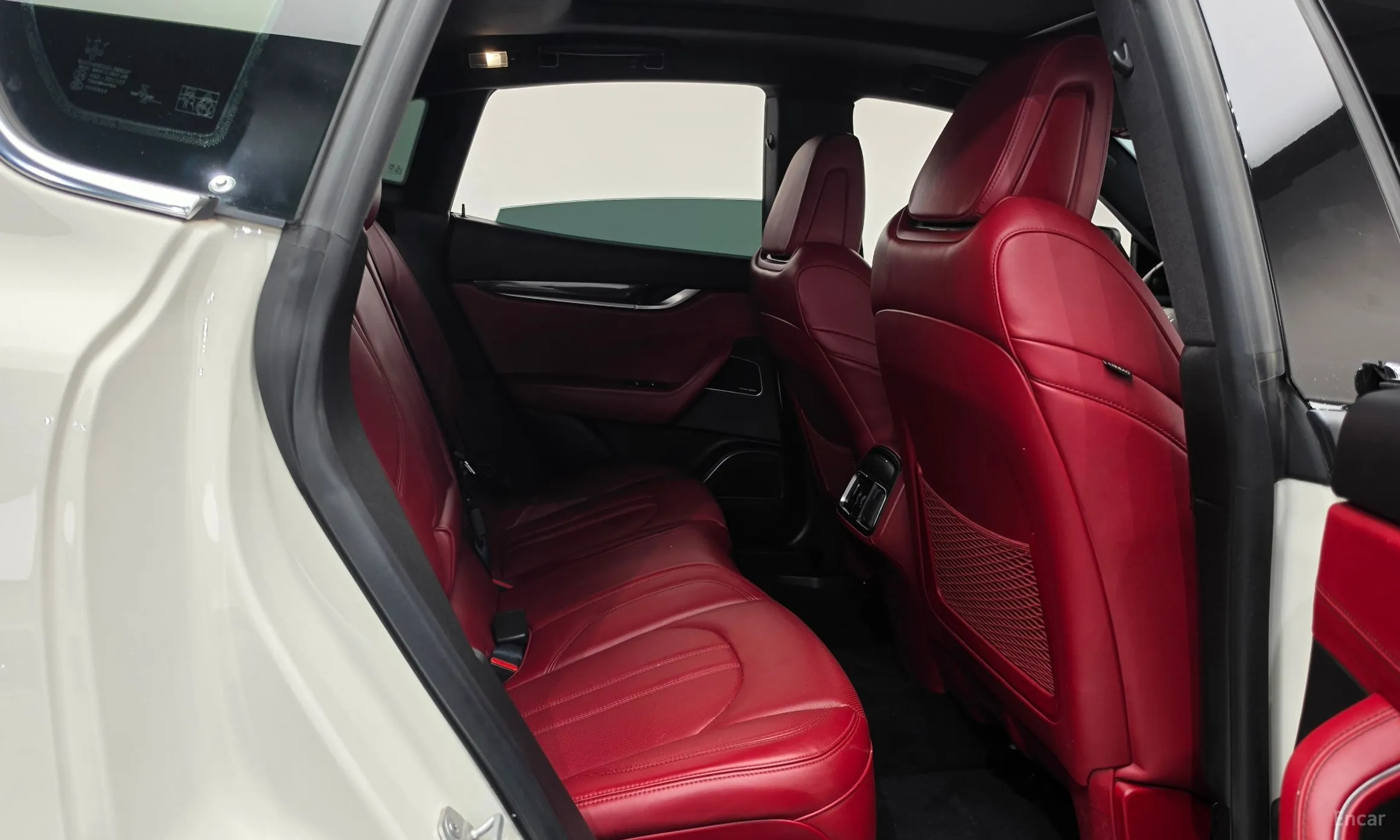 Maserati Levante превью 11