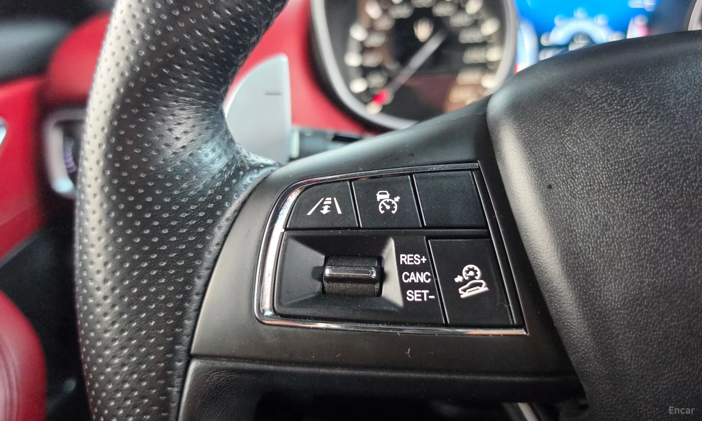 Maserati Levante превью 17