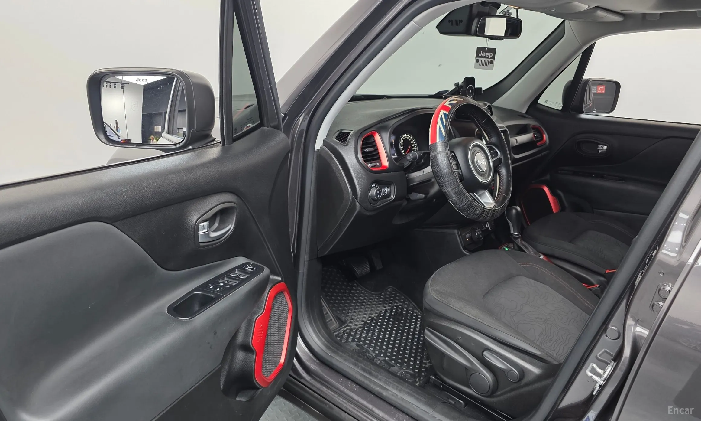 Jeep Renegade превью 10