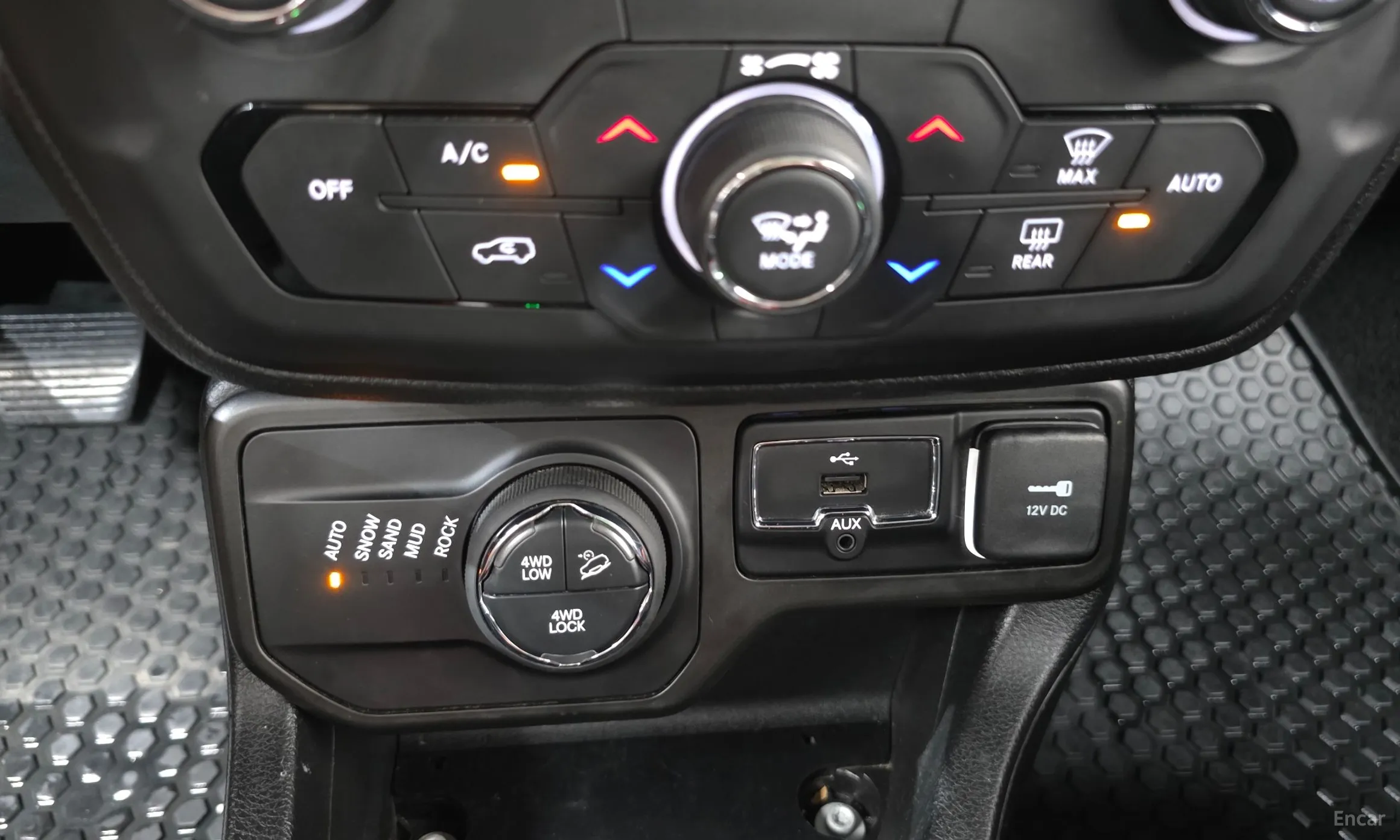 Jeep Renegade превью 12
