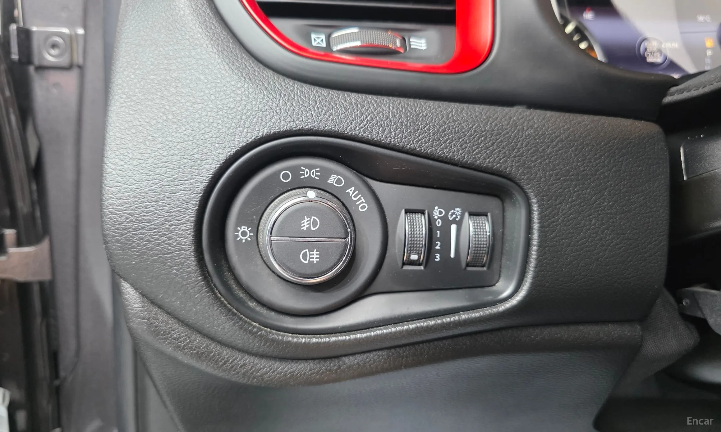 Jeep Renegade превью 20