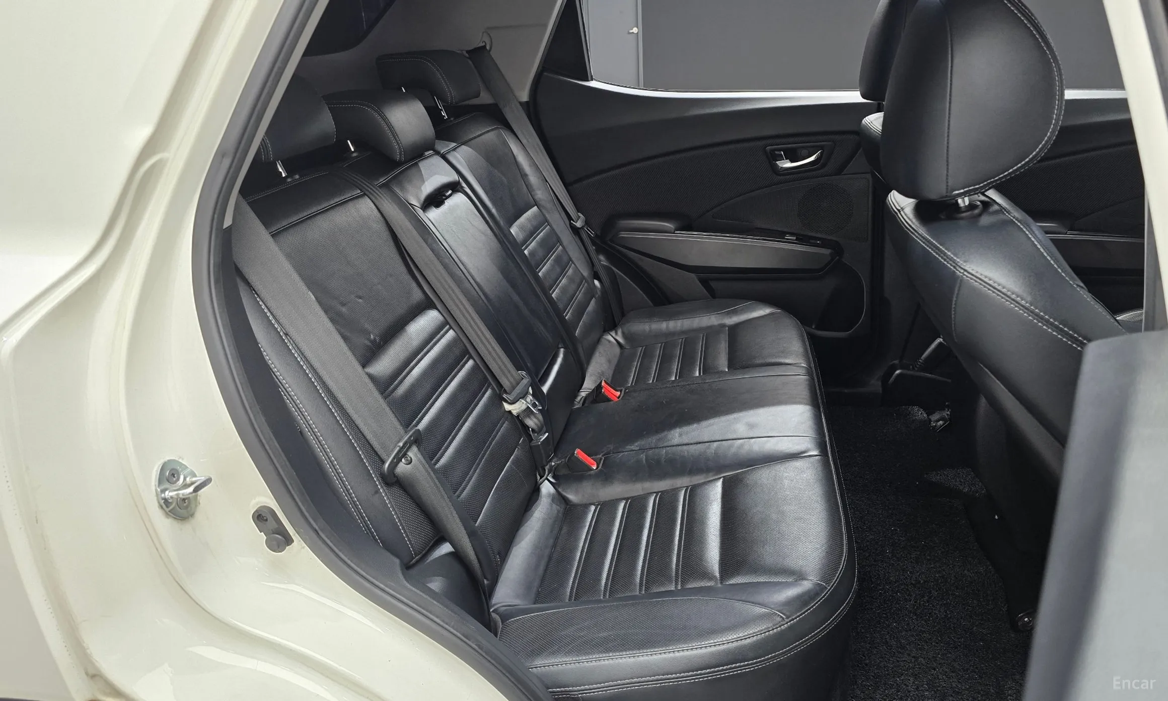 KG Mobility (SsangYong) Tivoli Air превью 11