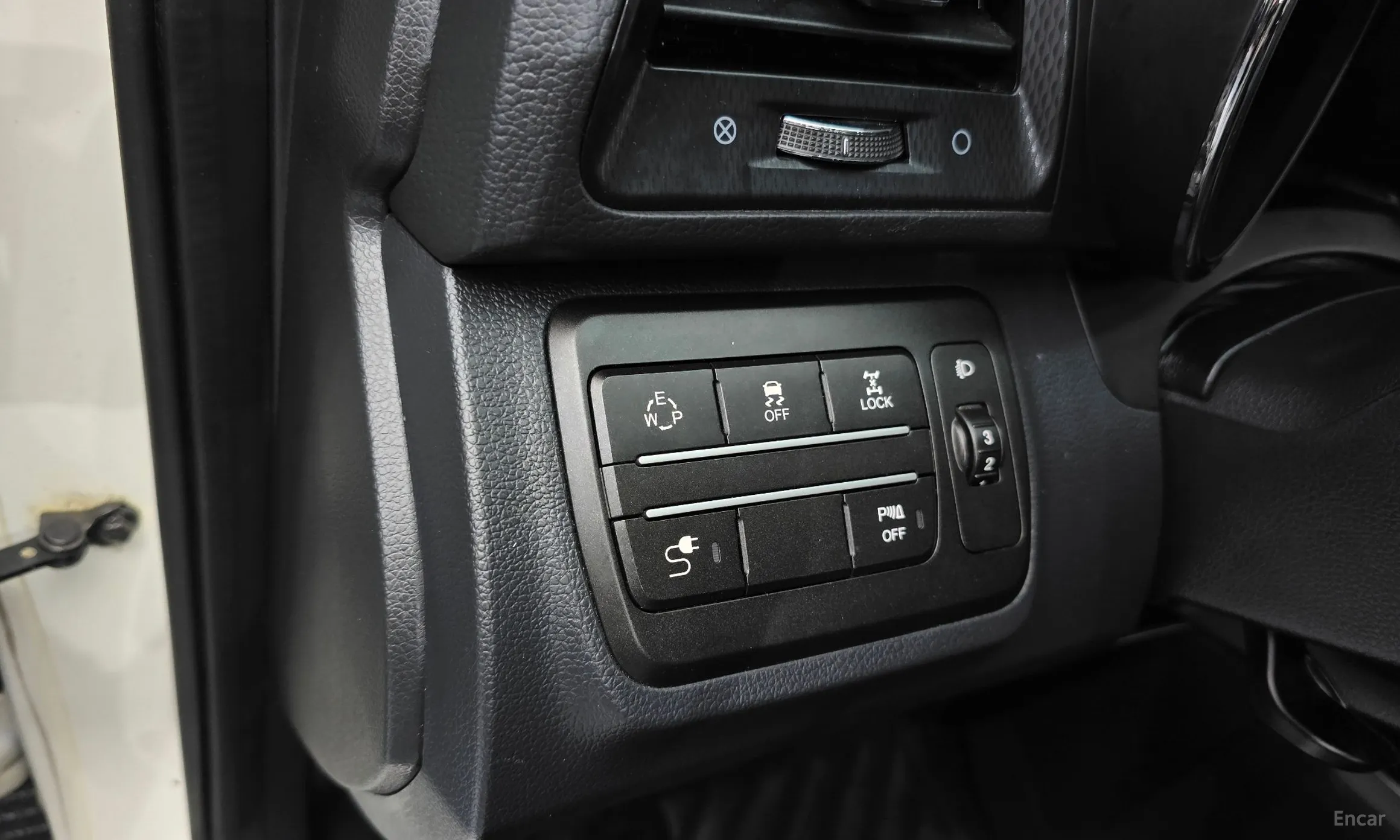 KG Mobility (SsangYong) Tivoli Air превью 16