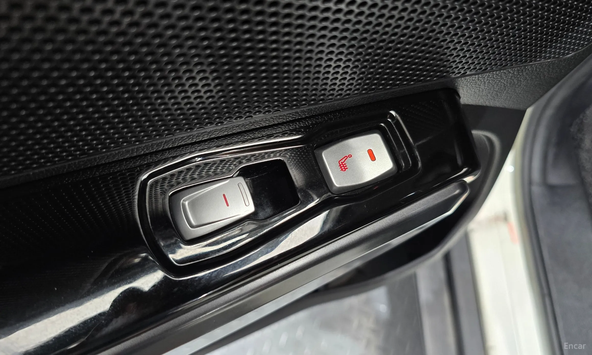 KG Mobility (SsangYong) Tivoli Air превью 18