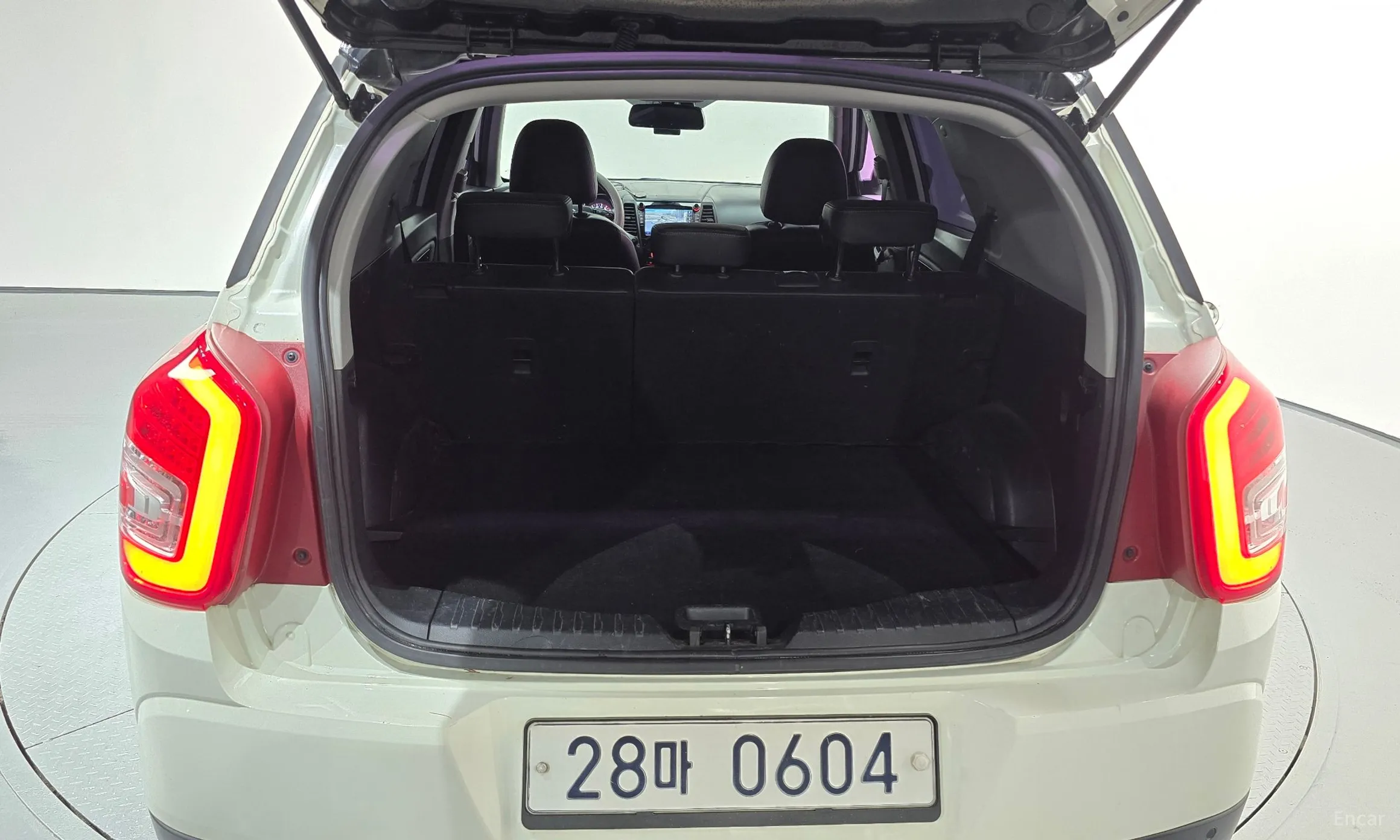 KG Mobility (SsangYong) Tivoli Air превью 20
