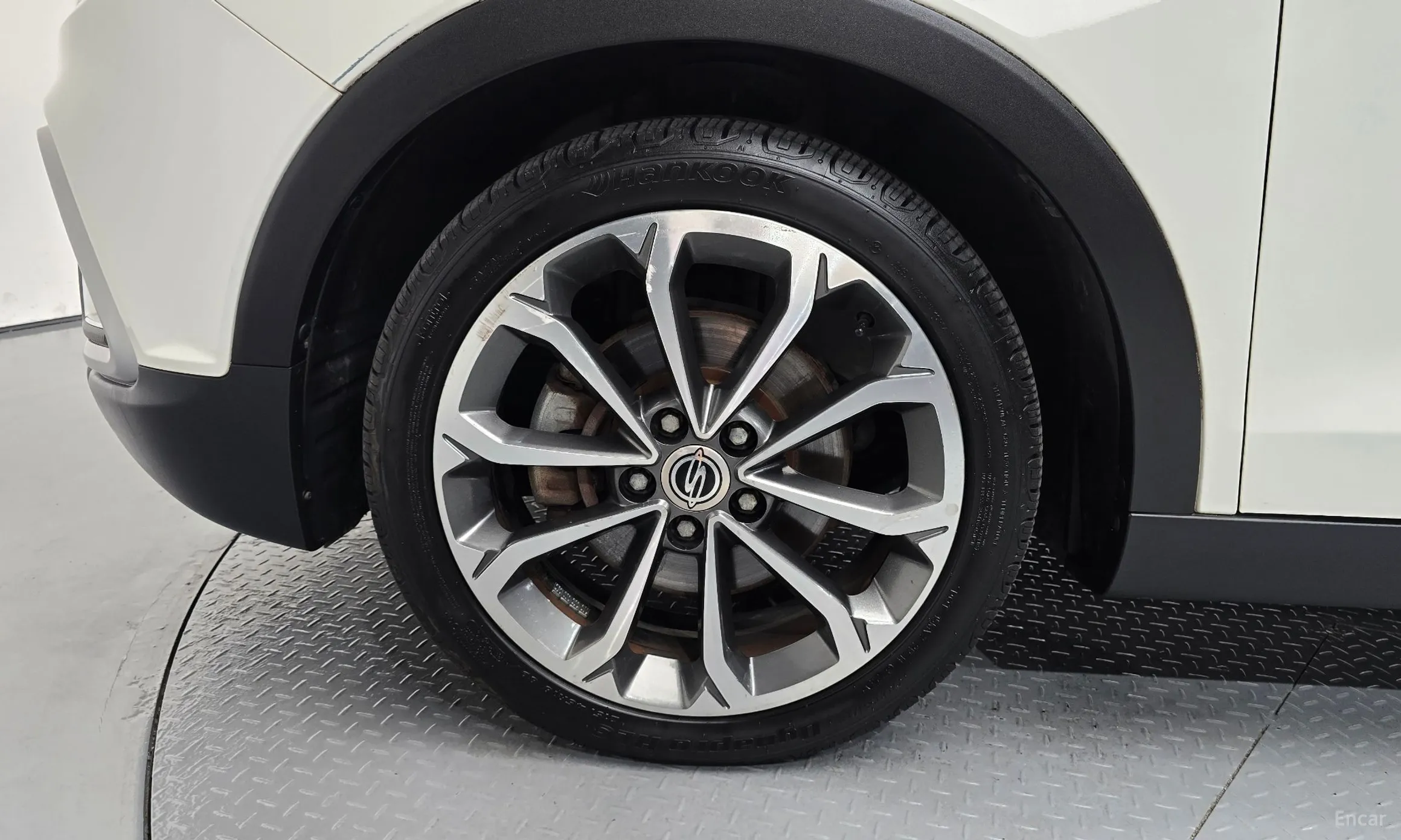 KG Mobility (SsangYong) Tivoli Air превью 5
