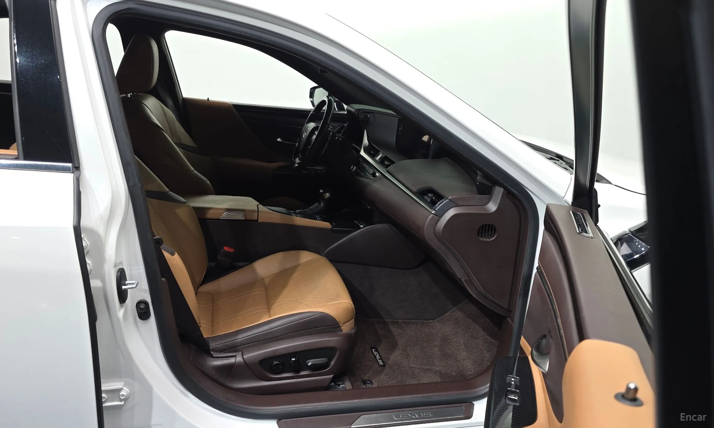 Lexus ES300h 7th Generation превью 11