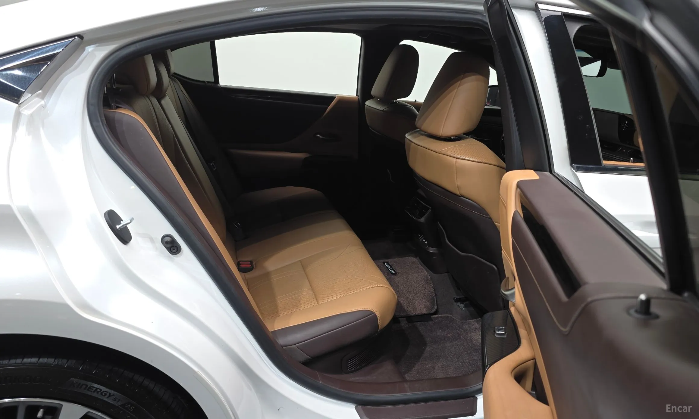 Lexus ES300h 7th Generation превью 12