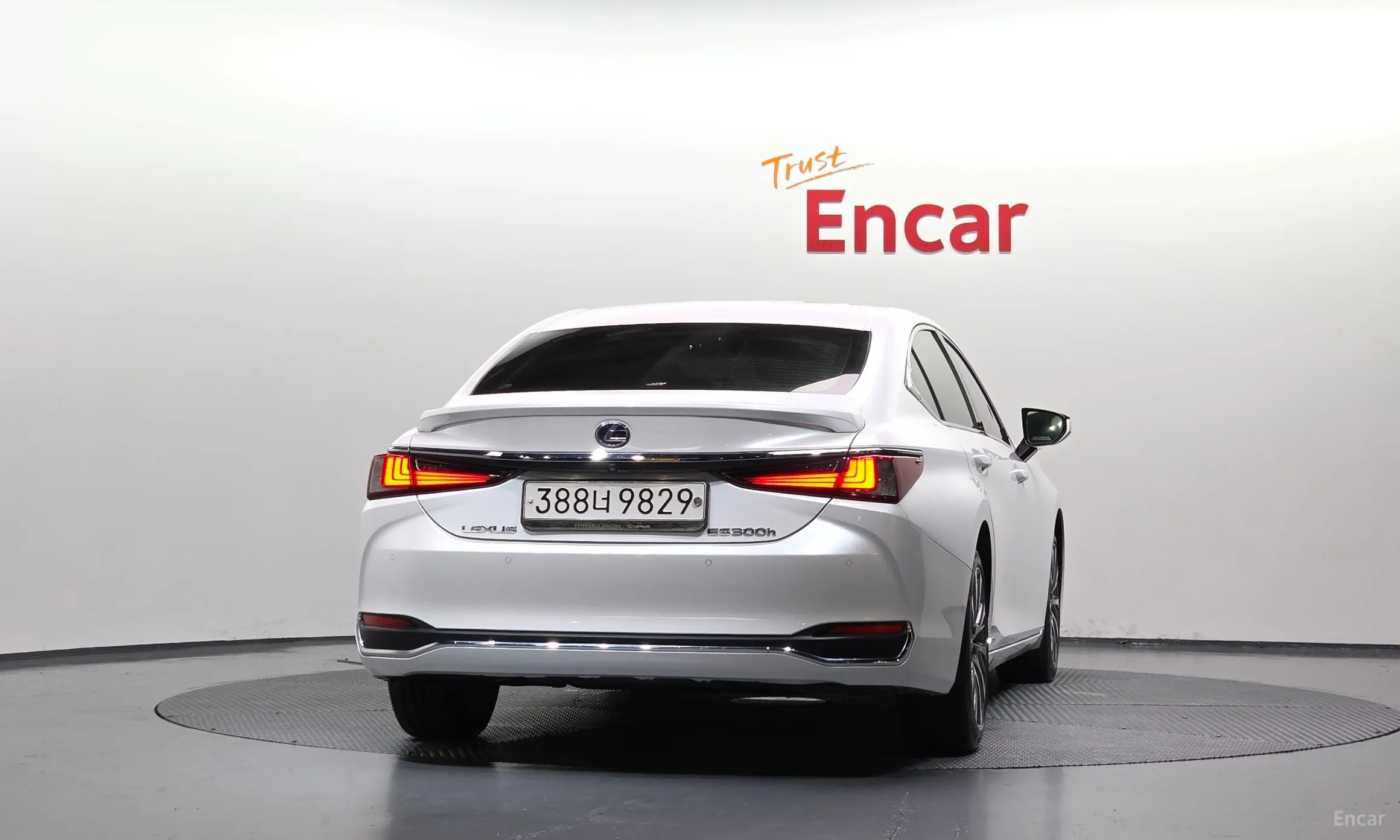 Lexus ES300h 7th Generation превью 4