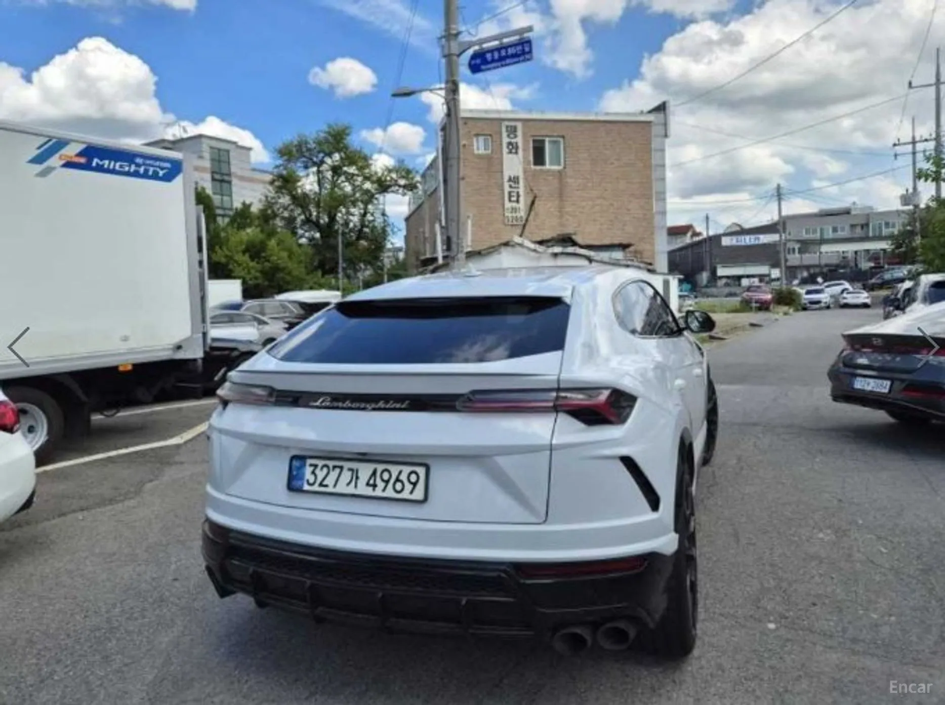 Lamborghini Urus превью 3