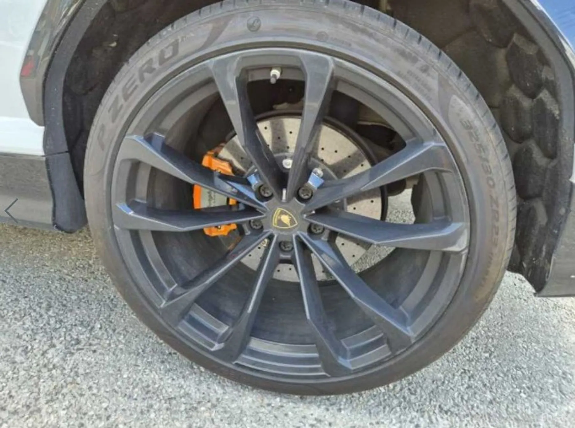 Lamborghini Urus превью 5