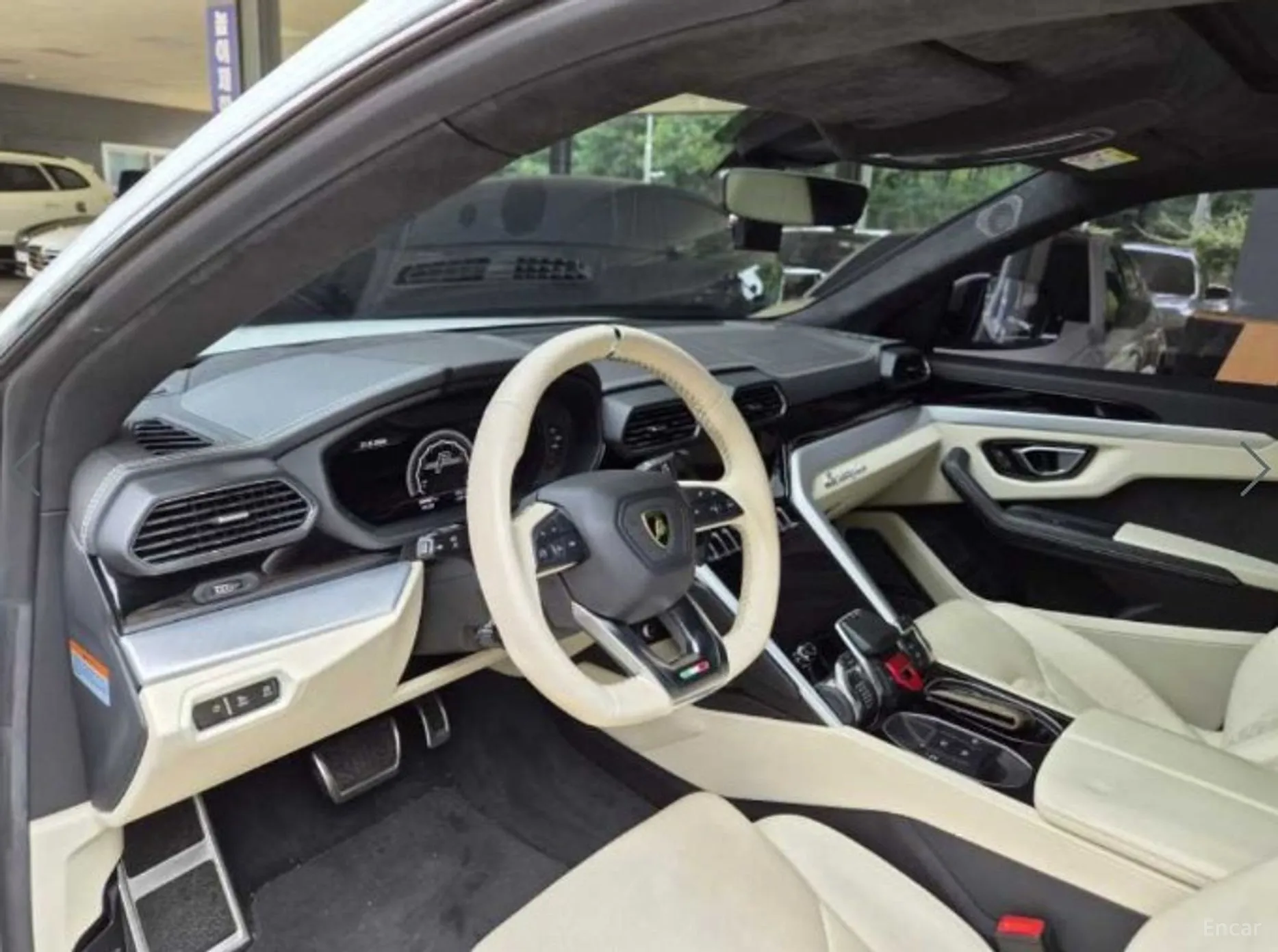 Lamborghini Urus превью 6