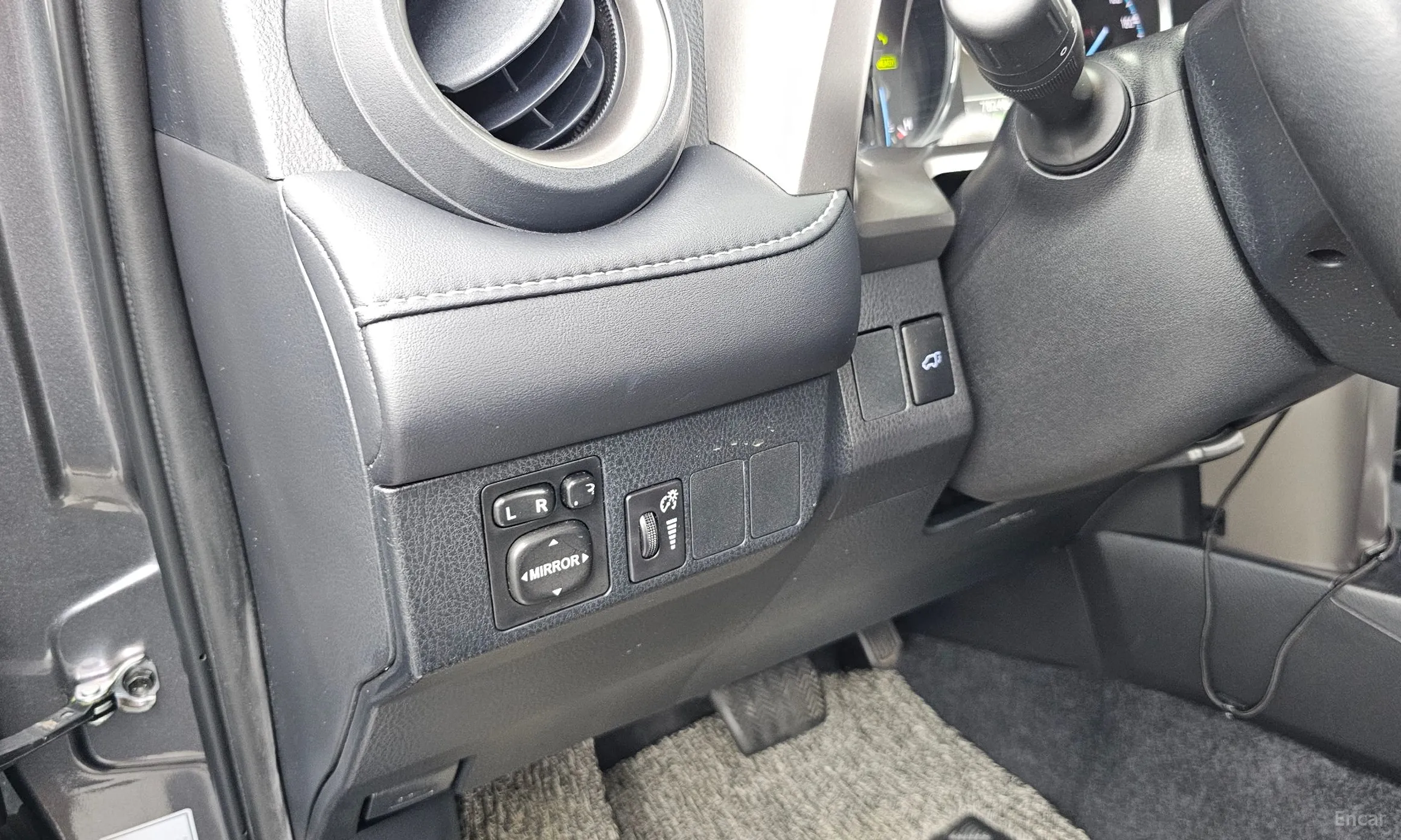 Toyota RAV4 превью 17