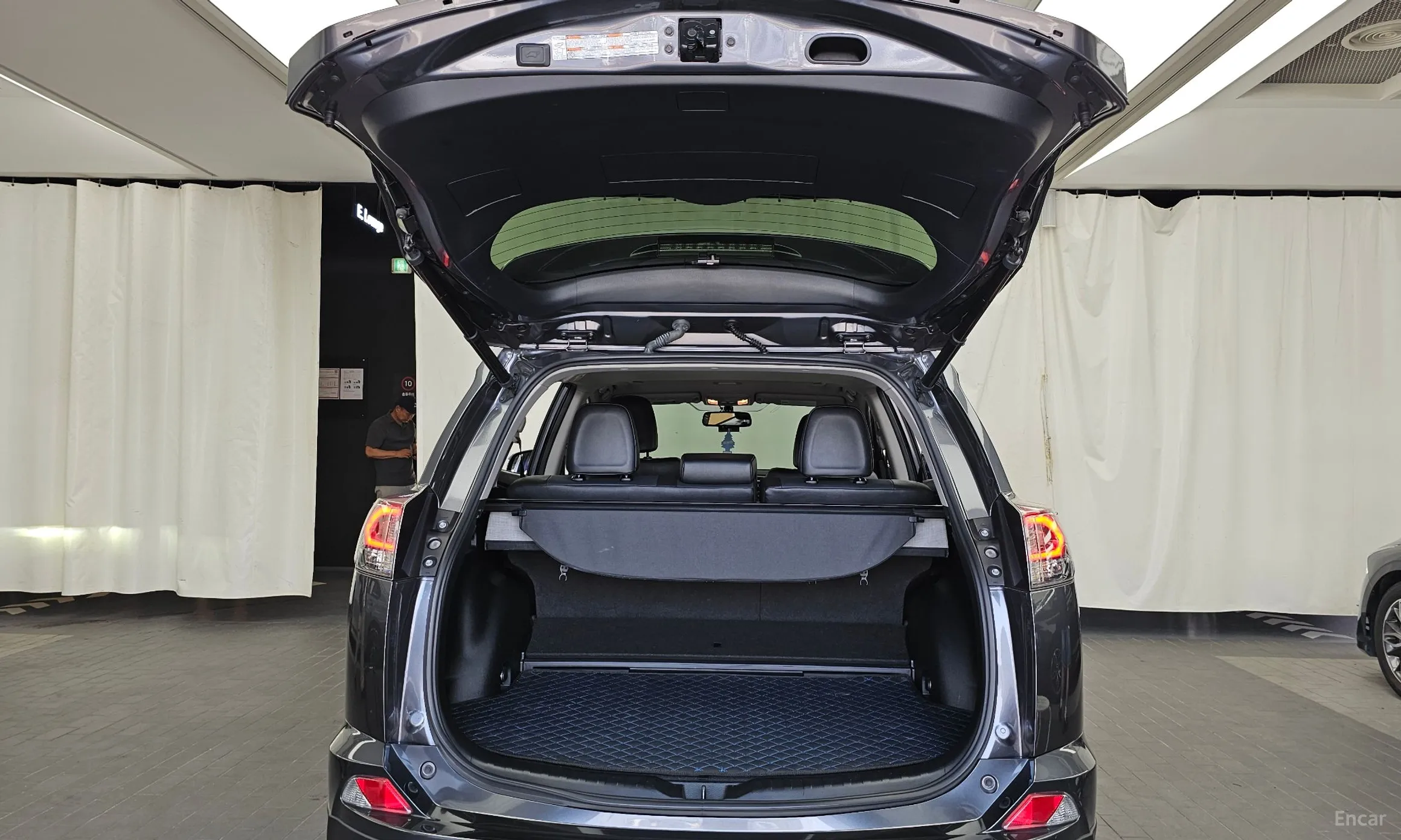 Toyota RAV4 превью 20