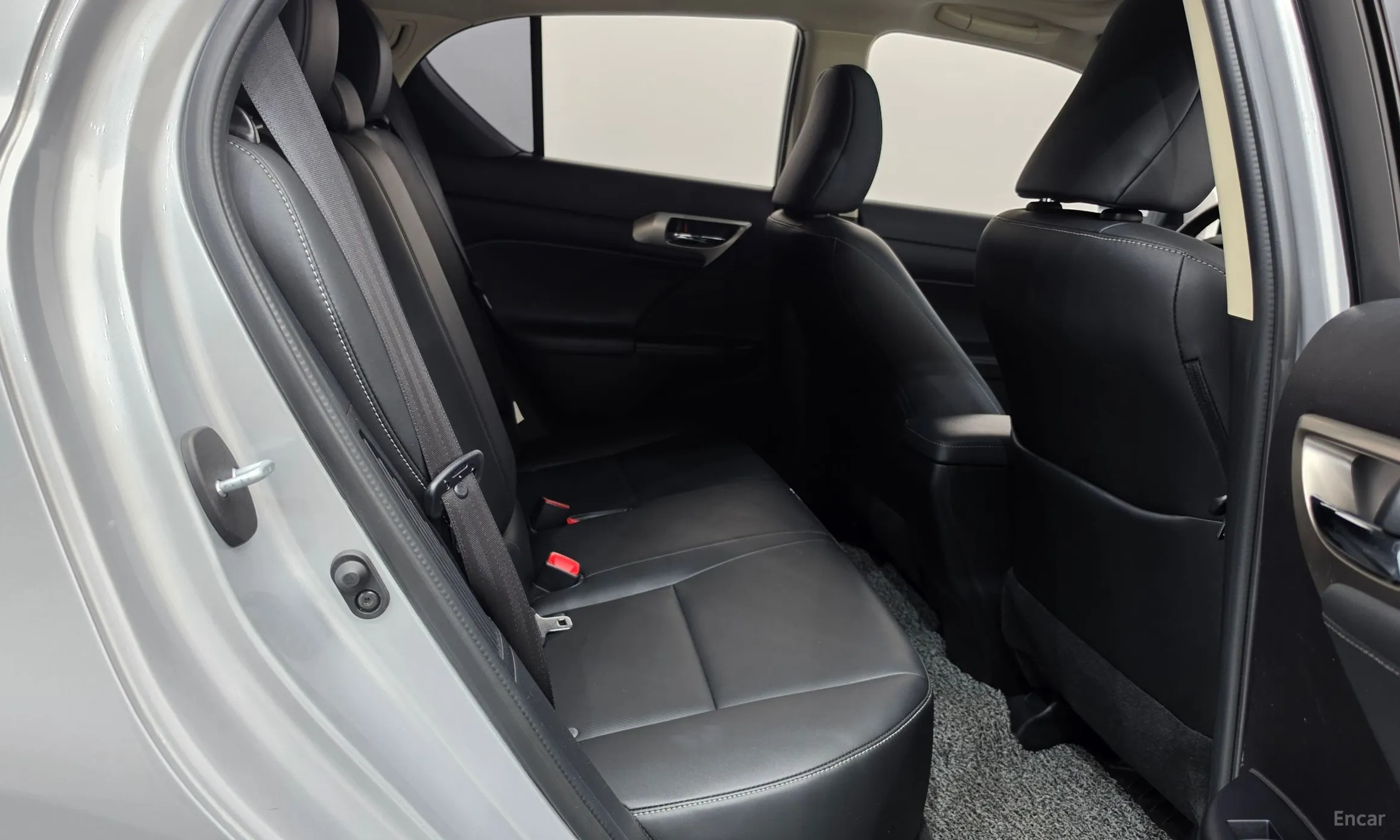 Lexus CT200h превью 12