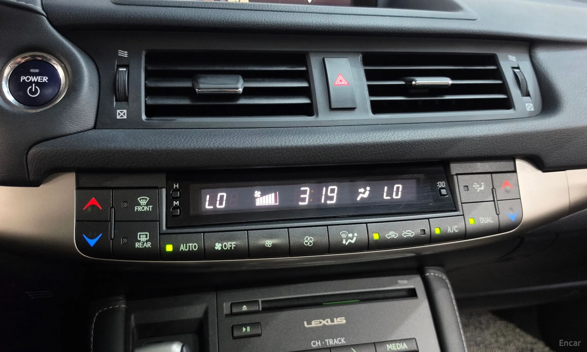 Lexus CT200h превью 16