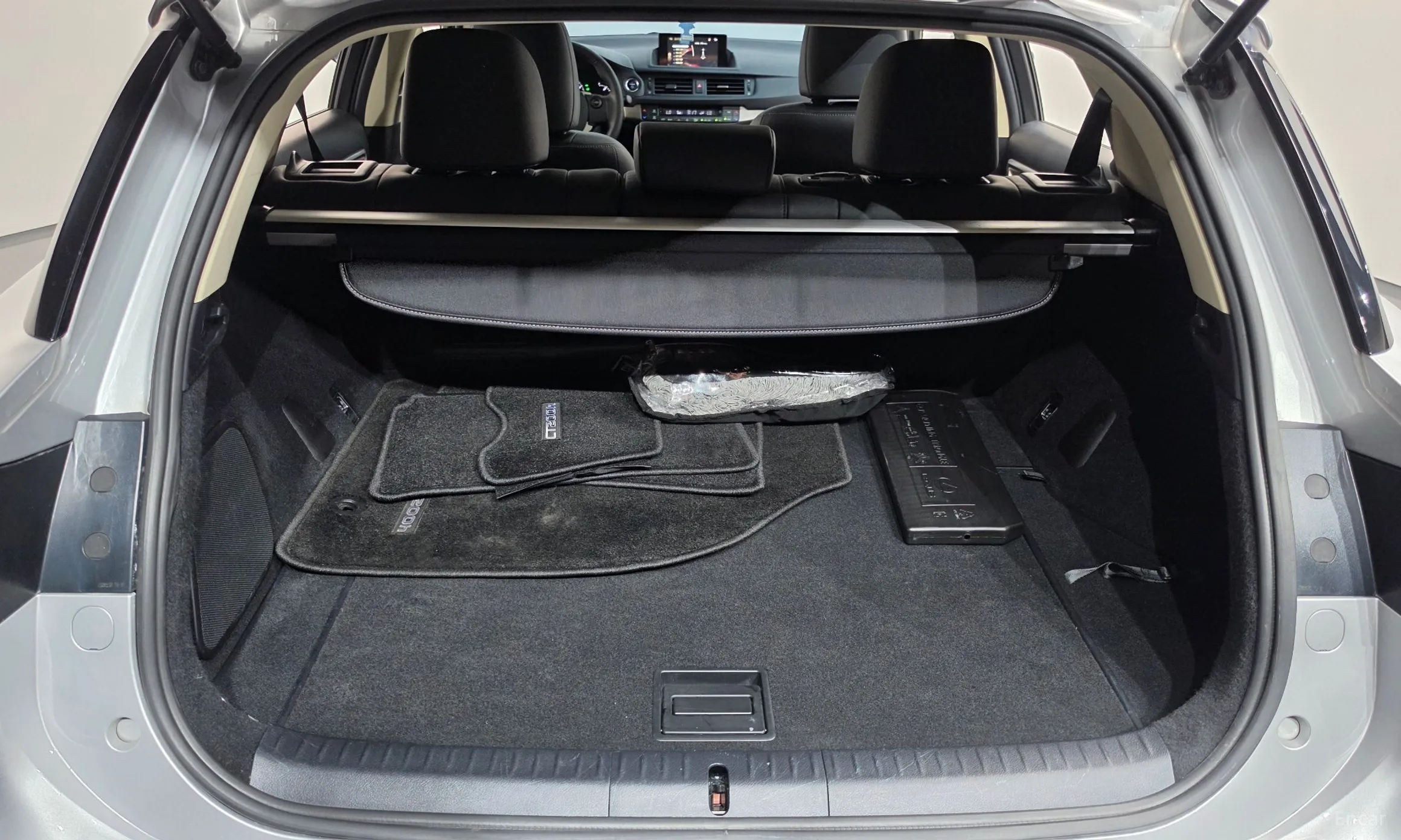 Lexus CT200h превью 20