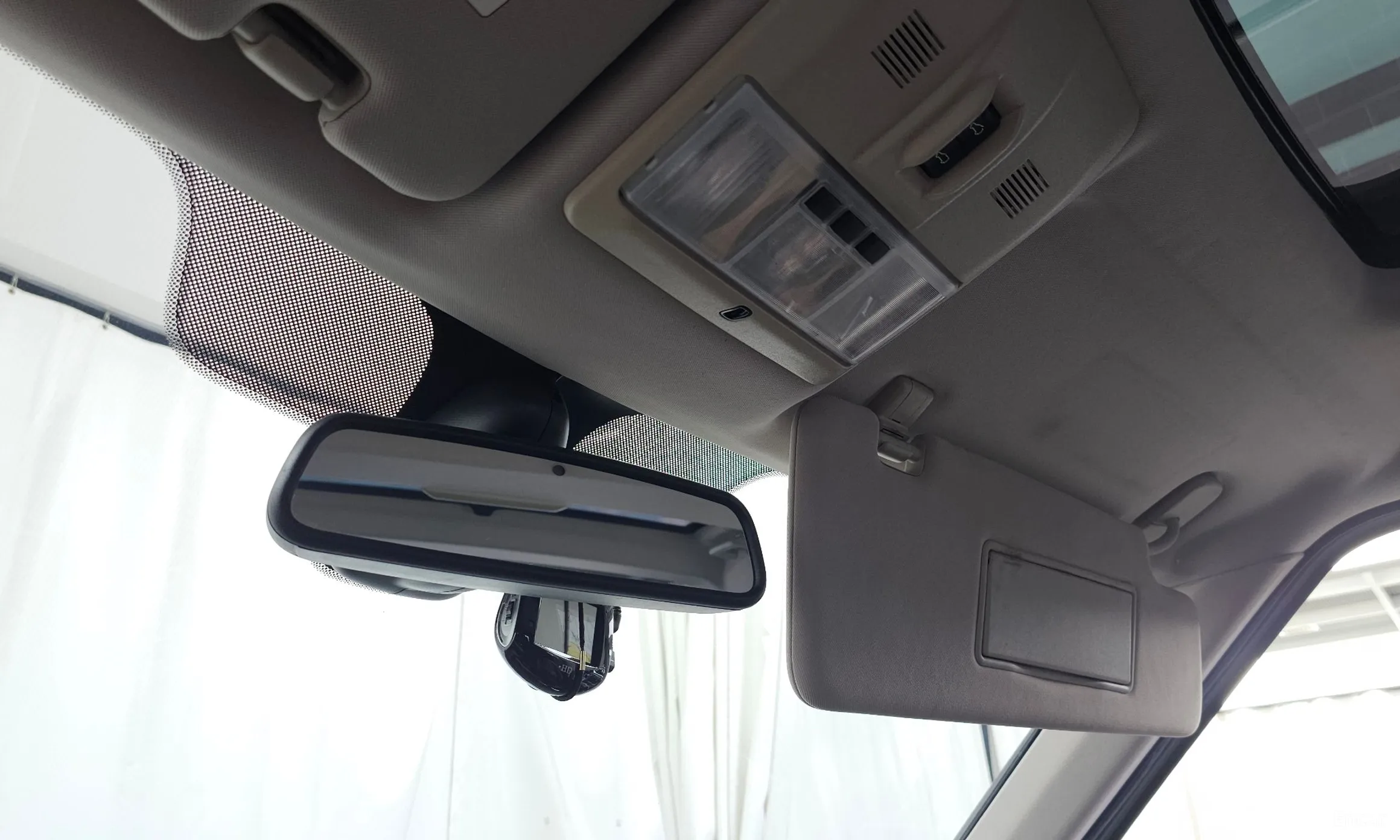 Land Rover Discovery 4 превью 17