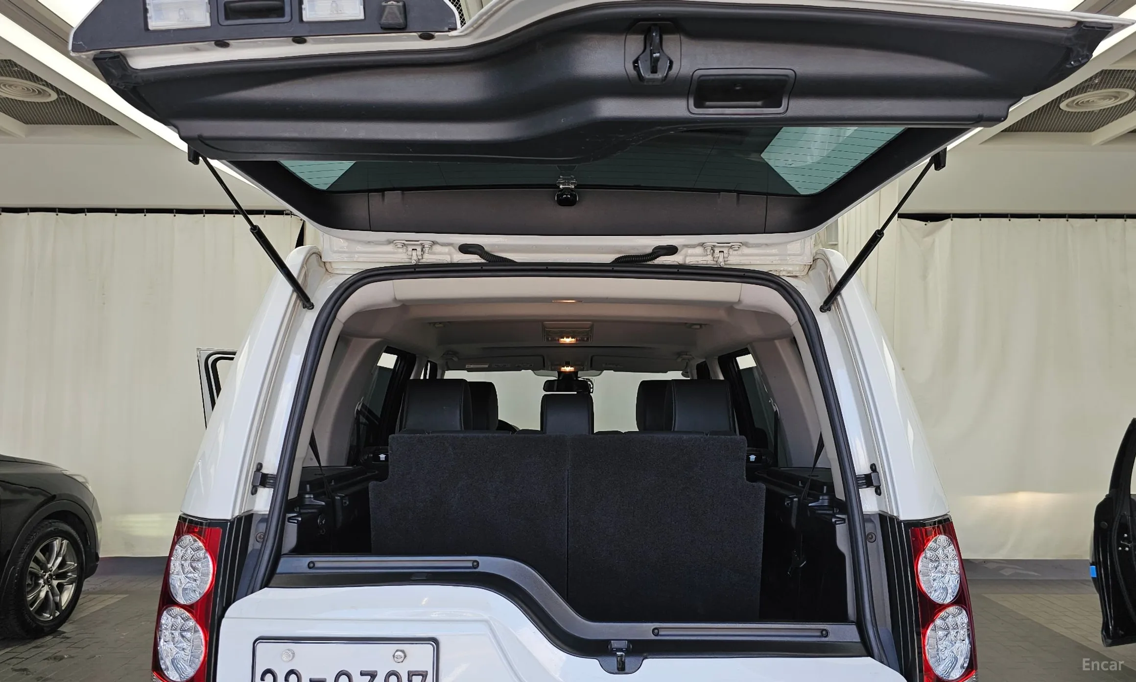 Land Rover Discovery 4 превью 20