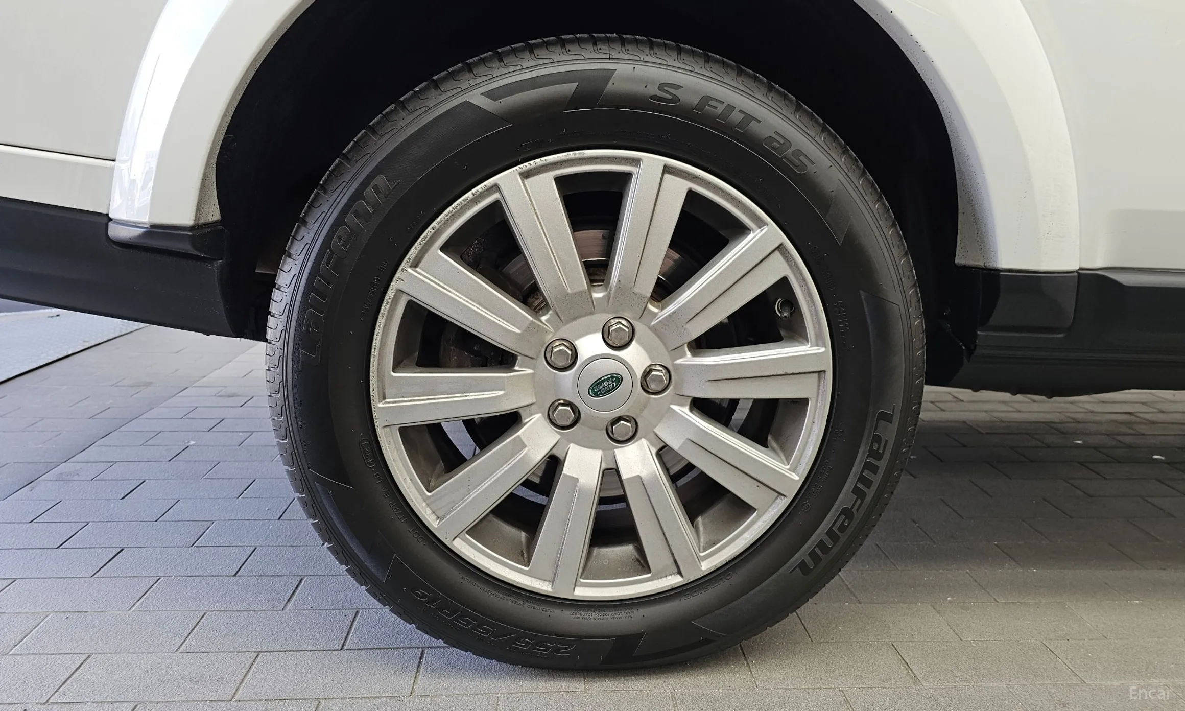 Land Rover Discovery 4 превью 5