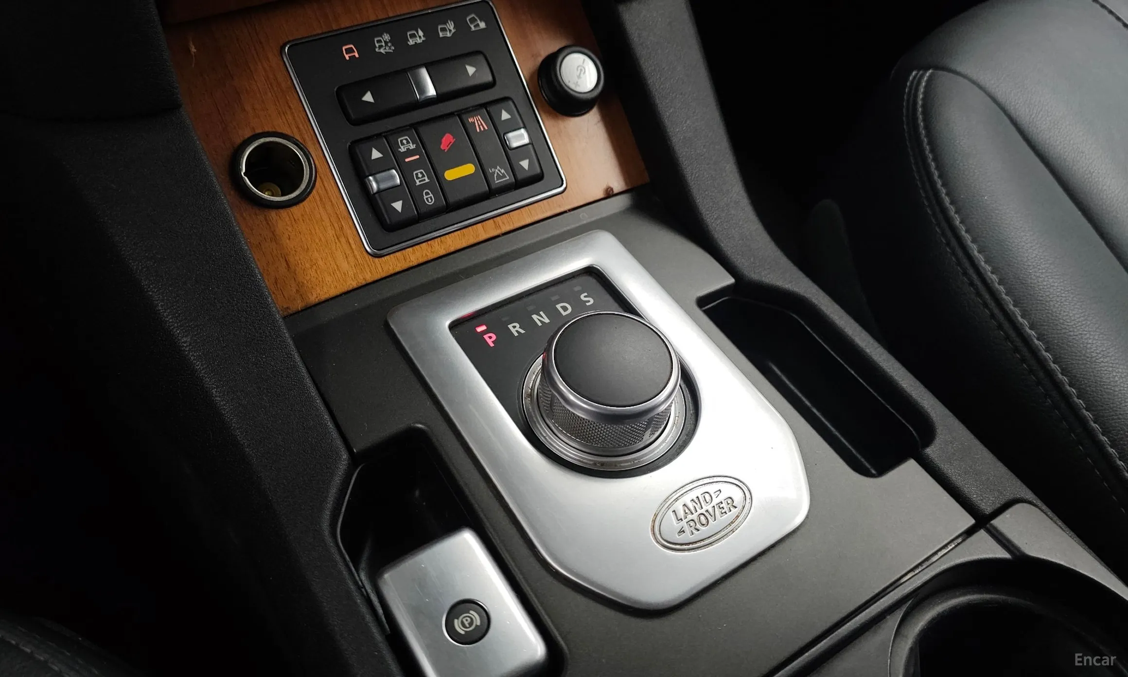 Land Rover Discovery 4 превью 9