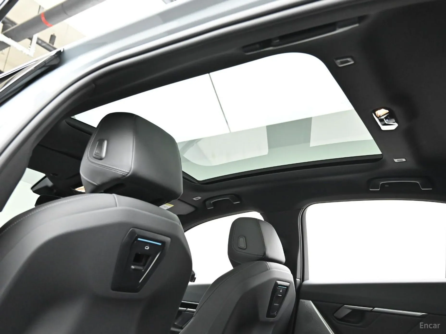 BMW 5 Series (G60) превью 11