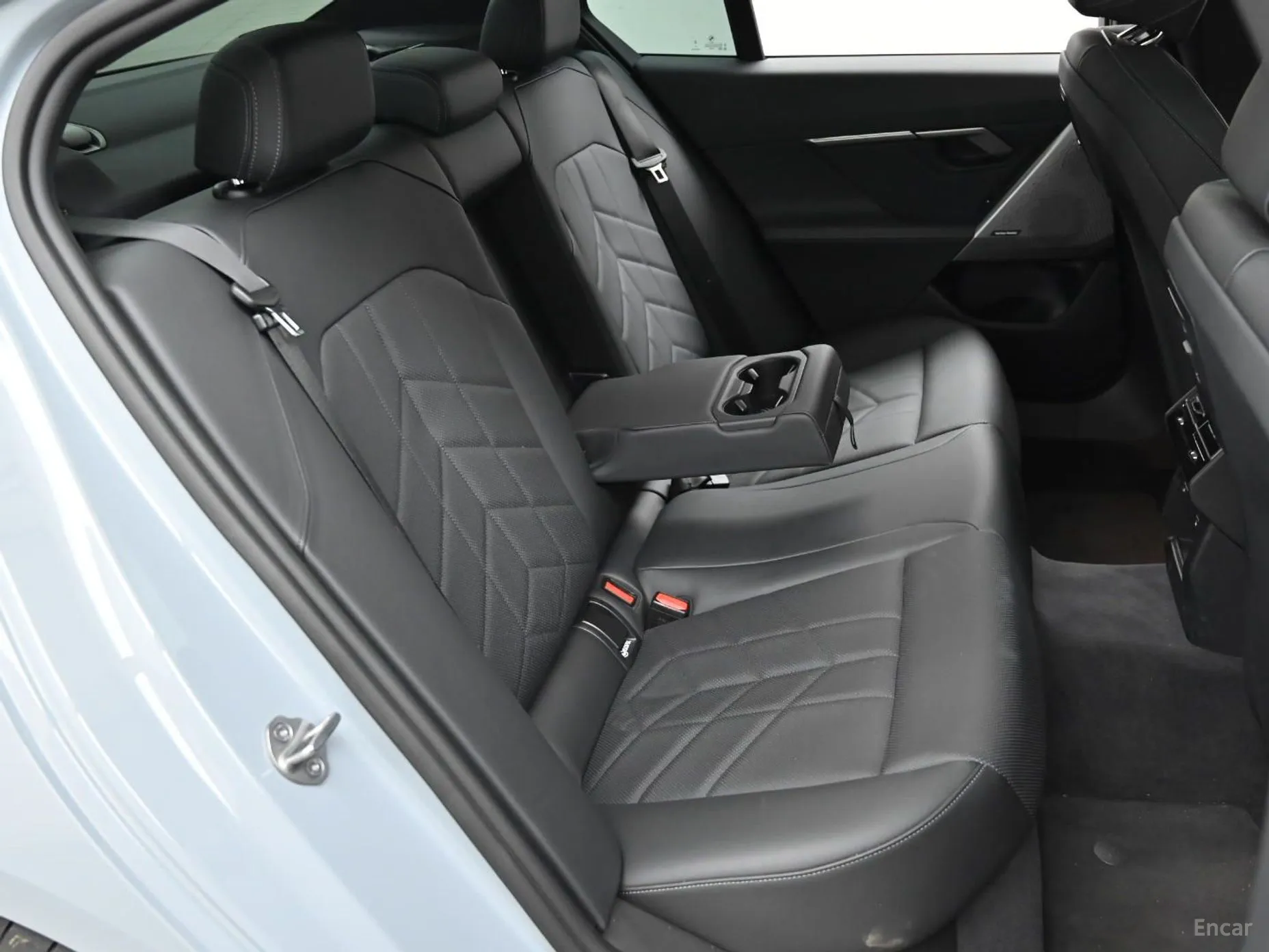 BMW 5 Series (G60) превью 12