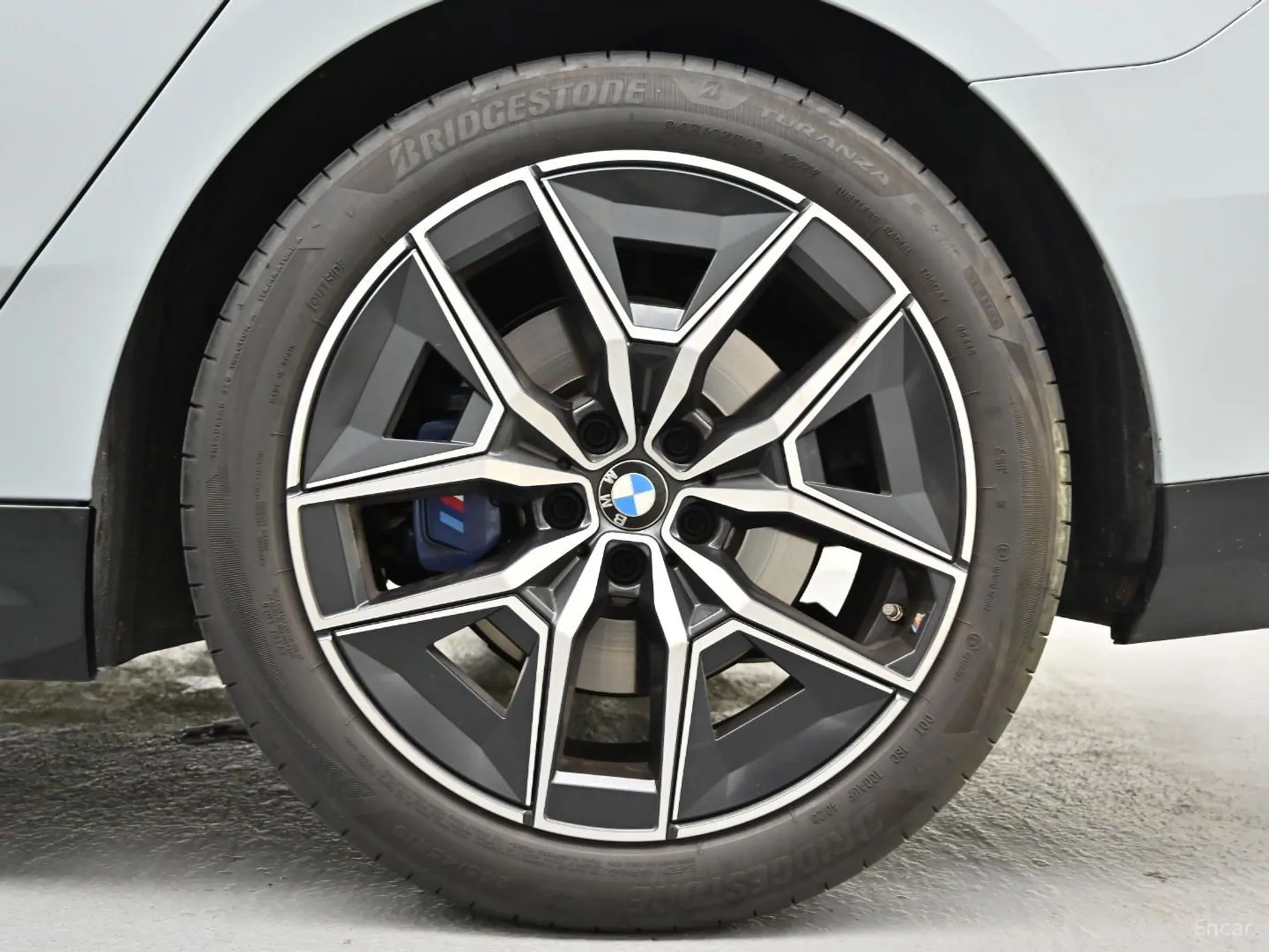 BMW 5 Series (G60) превью 5