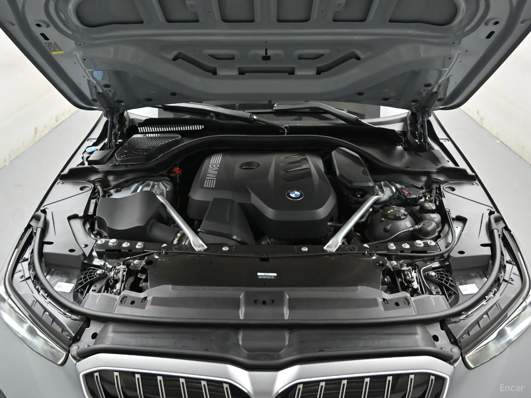 BMW 5 Series (G60) превью 6