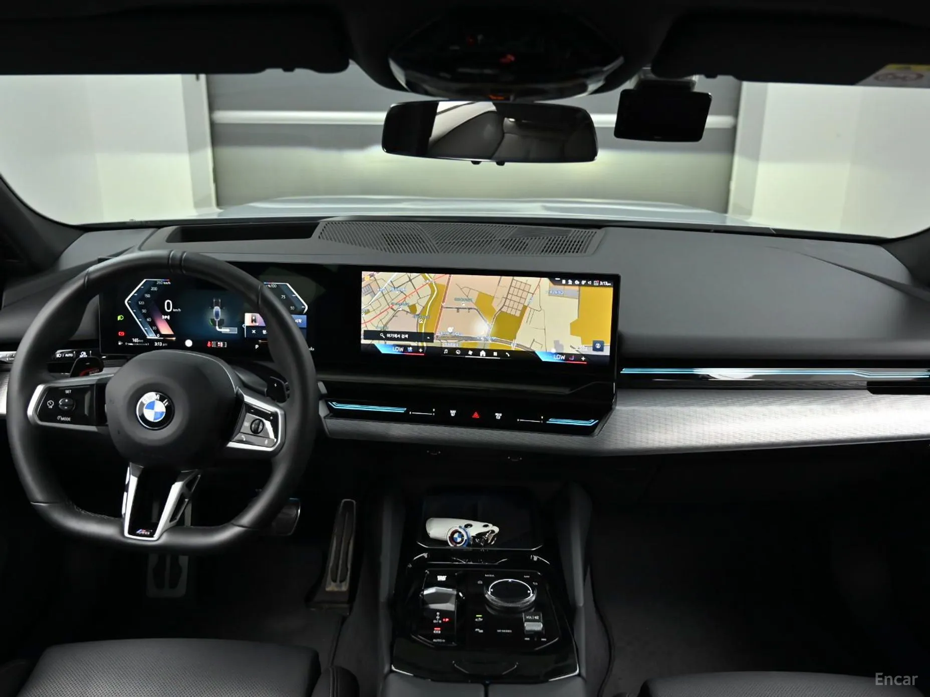BMW 5 Series (G60) превью 7