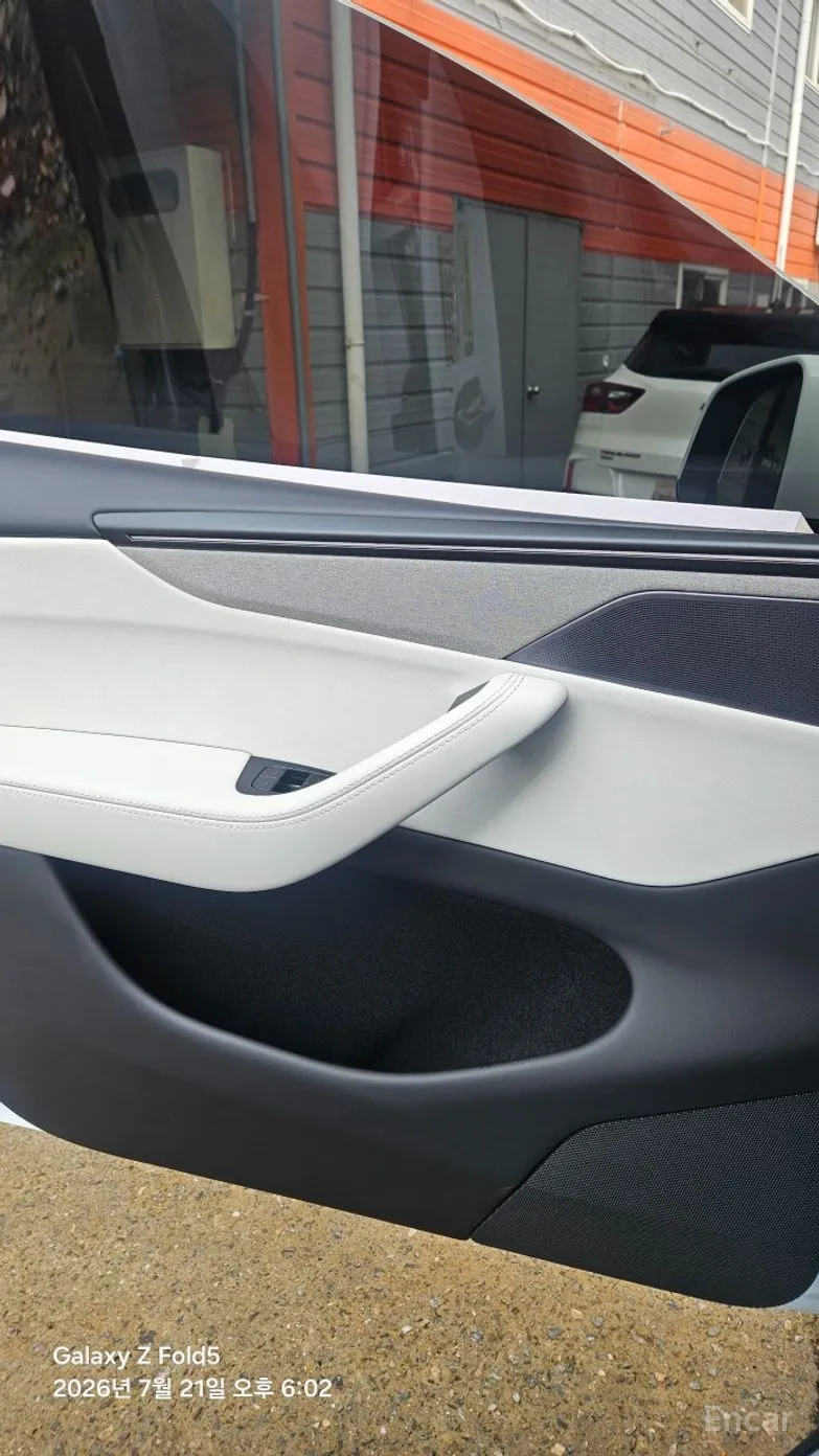 Tesla Model Y превью 10