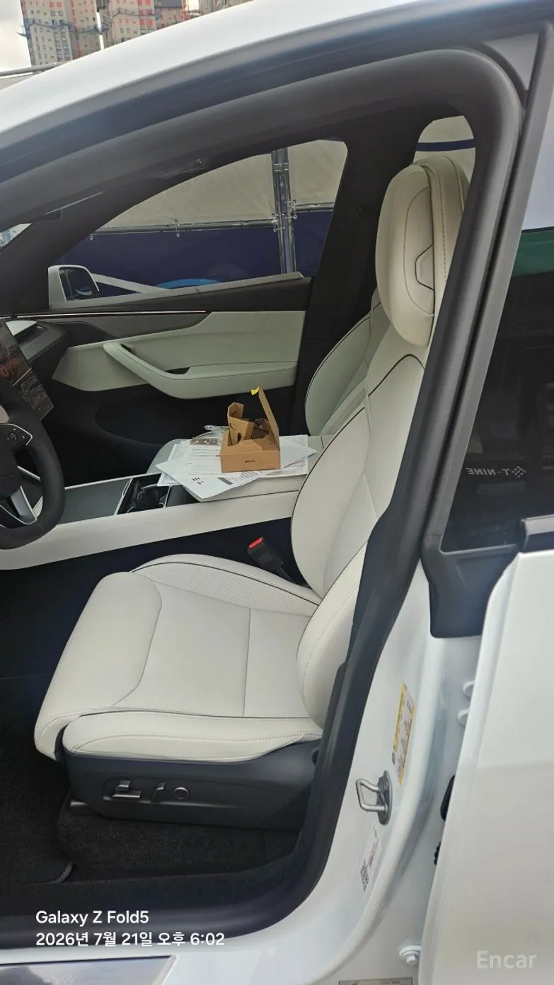 Tesla Model Y превью 12