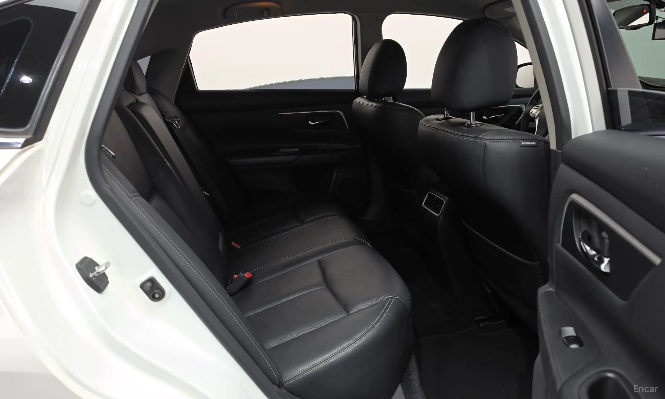 Nissan Altima превью 11