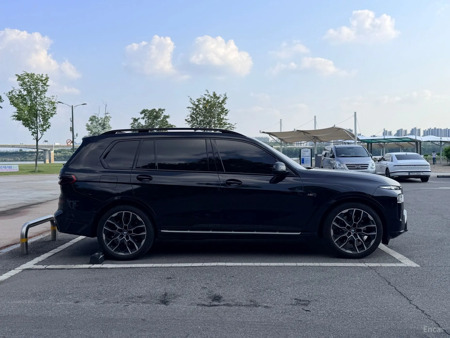 BMW X7 (G07) превью 18