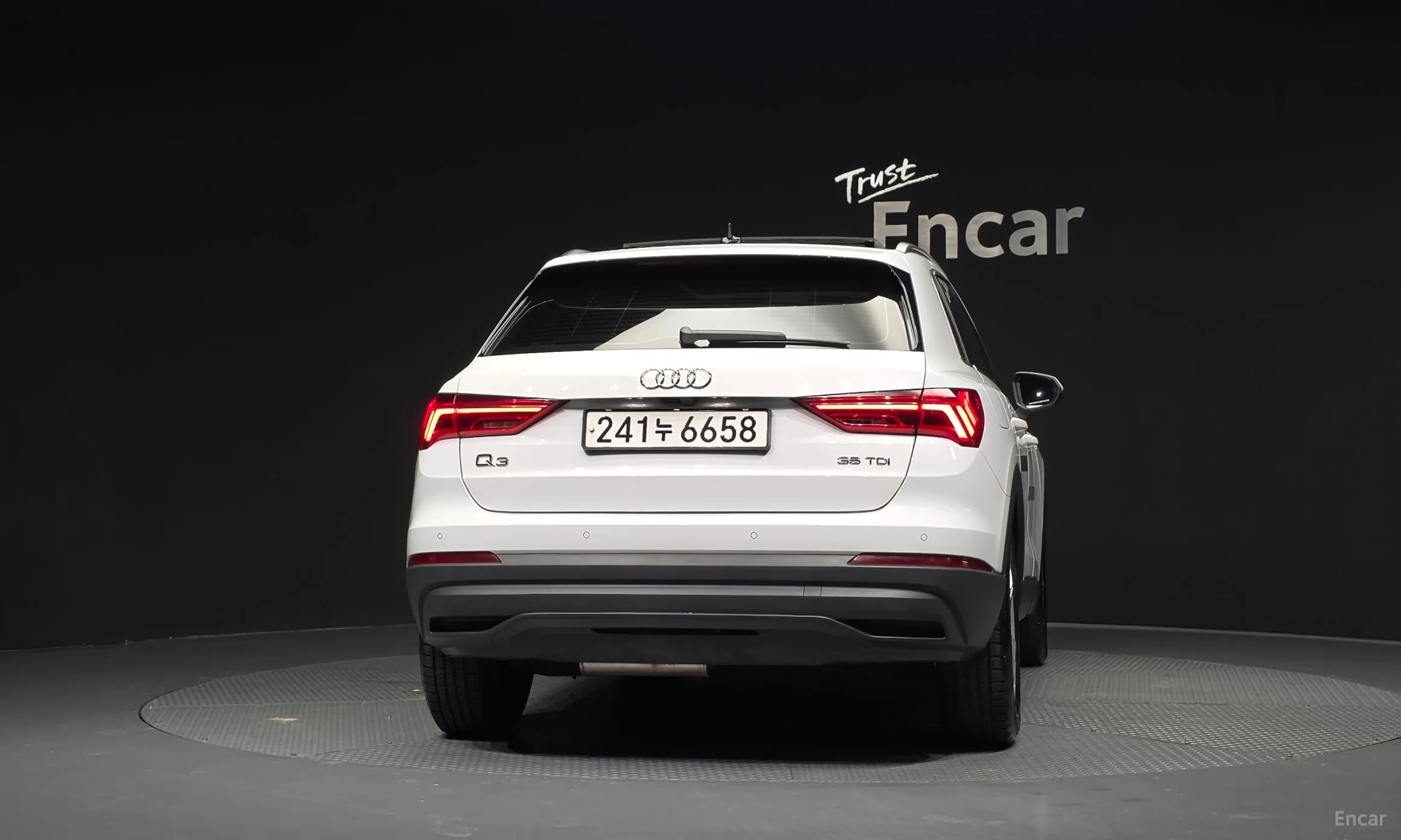 Audi Q3 (F3) превью 4