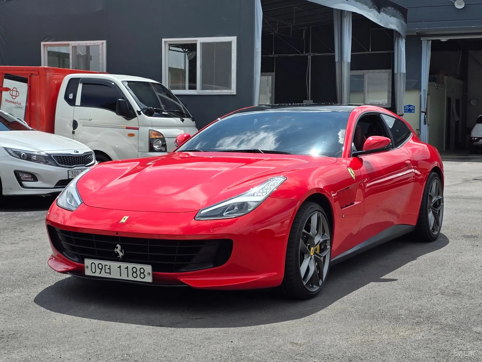 Ferrari GTC4 Rousseau