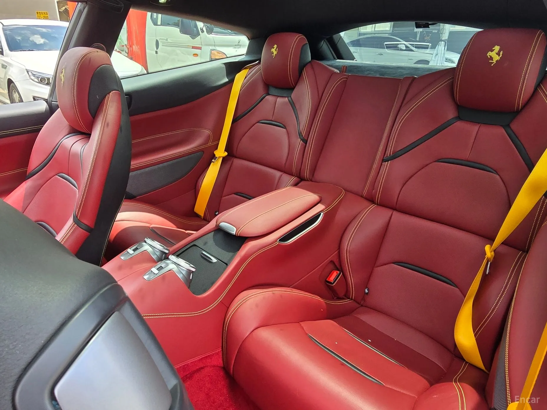 Ferrari GTC4 Rousseau превью 14