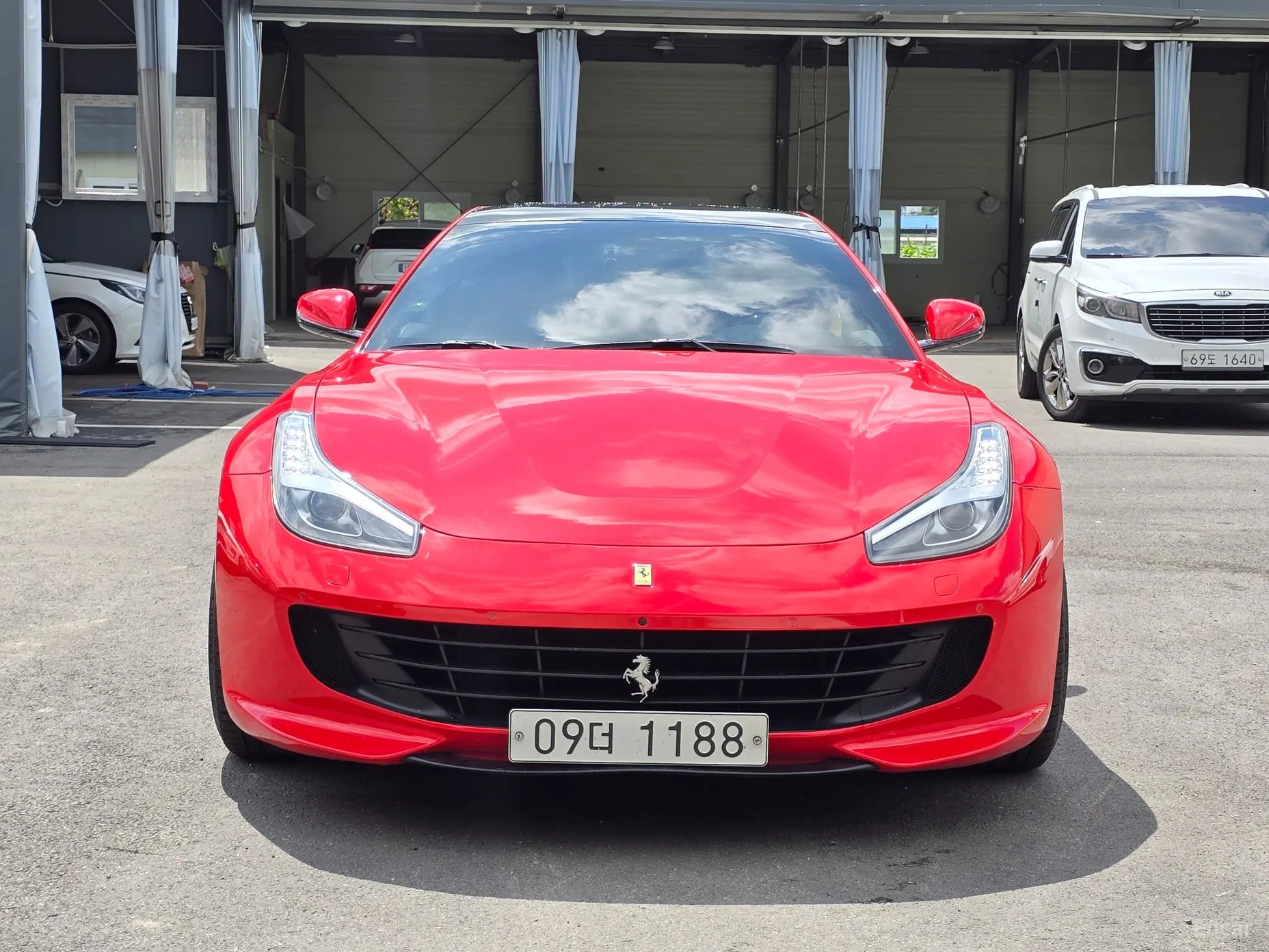 Ferrari GTC4 Rousseau