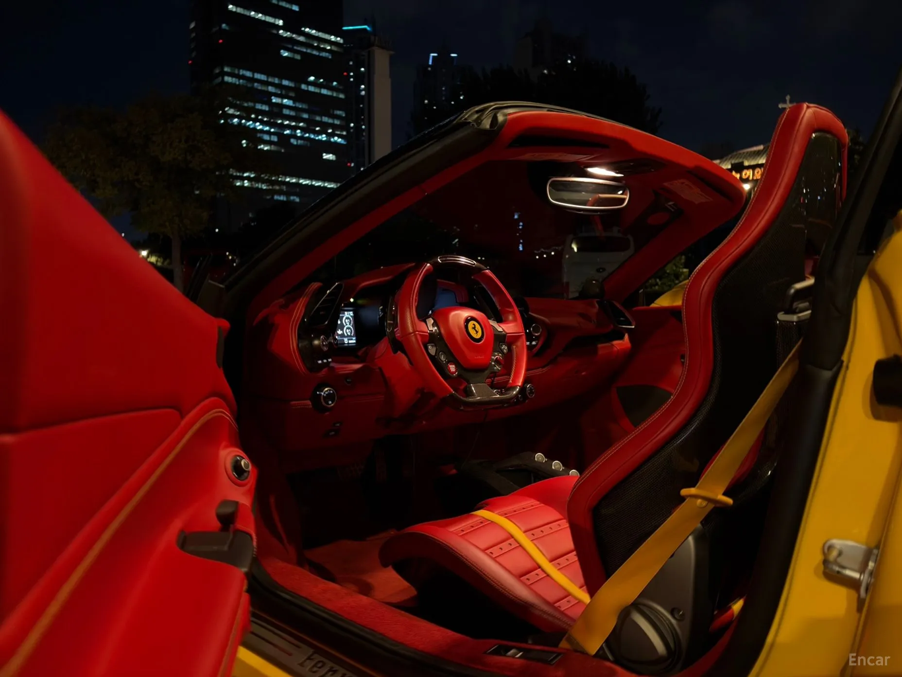 Ferrari 488 Spider превью 11