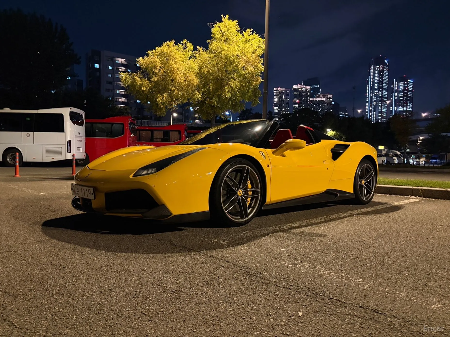Ferrari 488 Spider превью 2